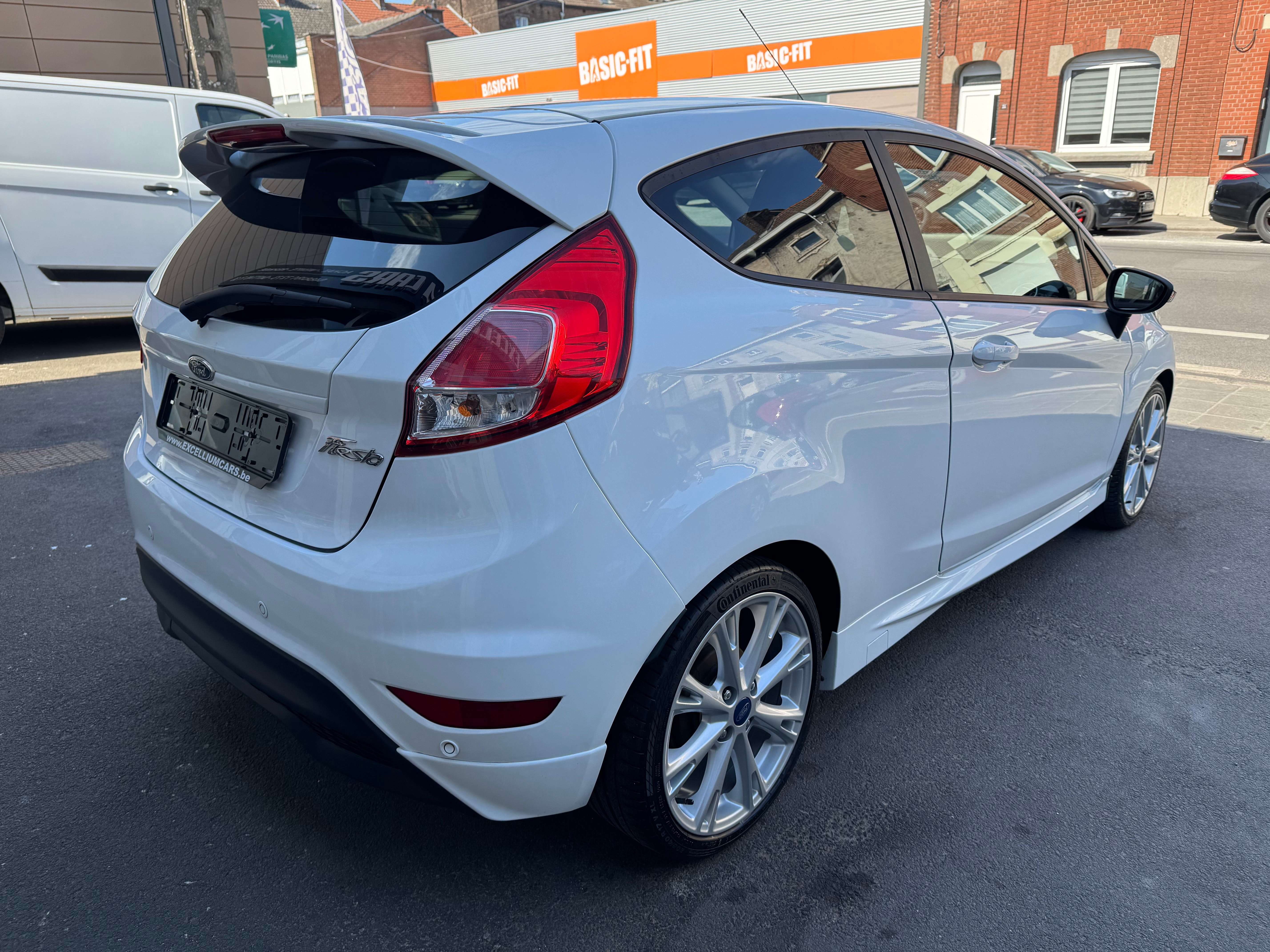 Ford Fiesta 1.5 TDCi Edition St Led Jante Gps Radar De recule Regulateur de vitesses Carnet Euro6B Tres Propre