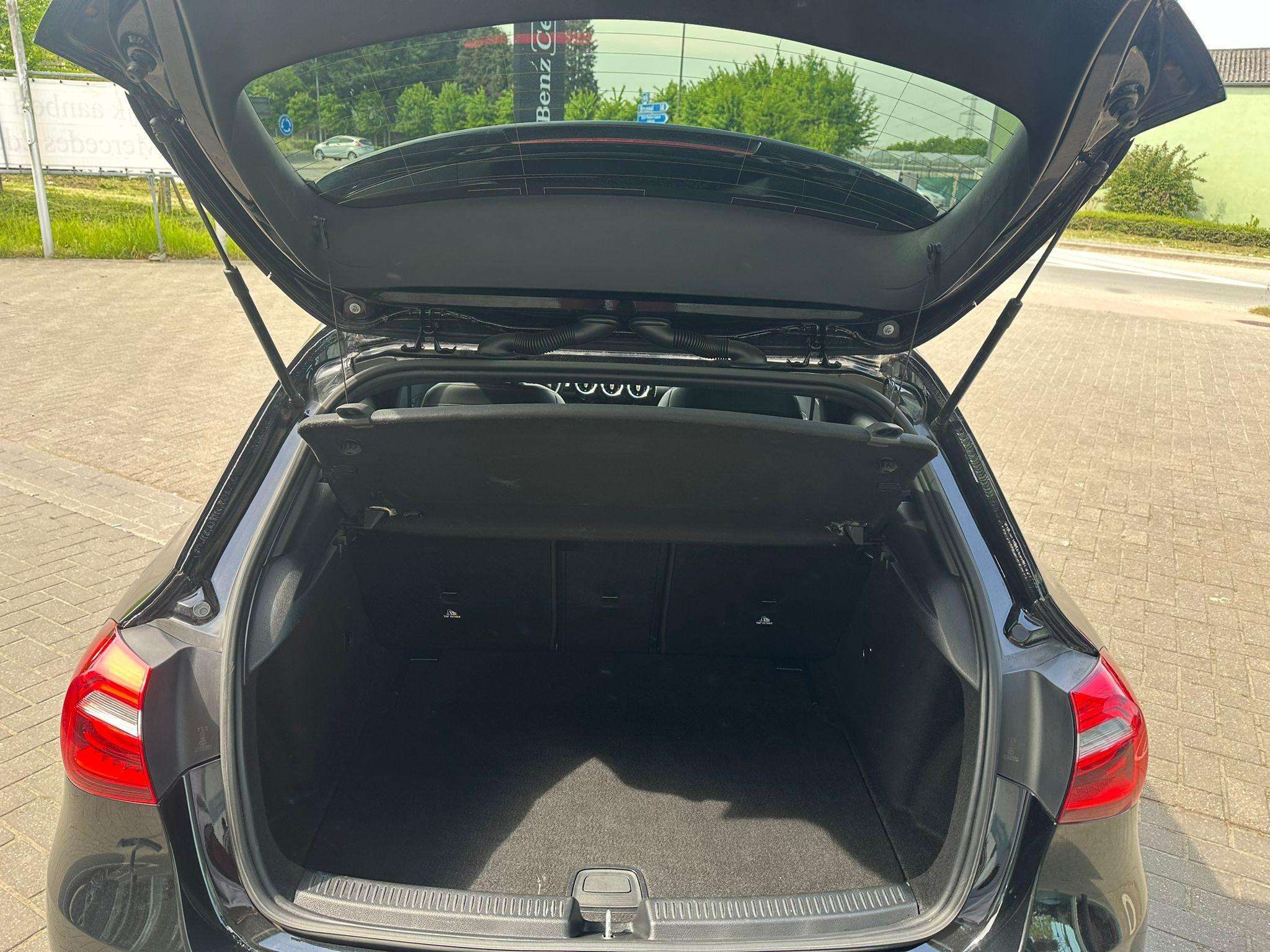 Mercedes-Benz A 180 A Business Solution Essential