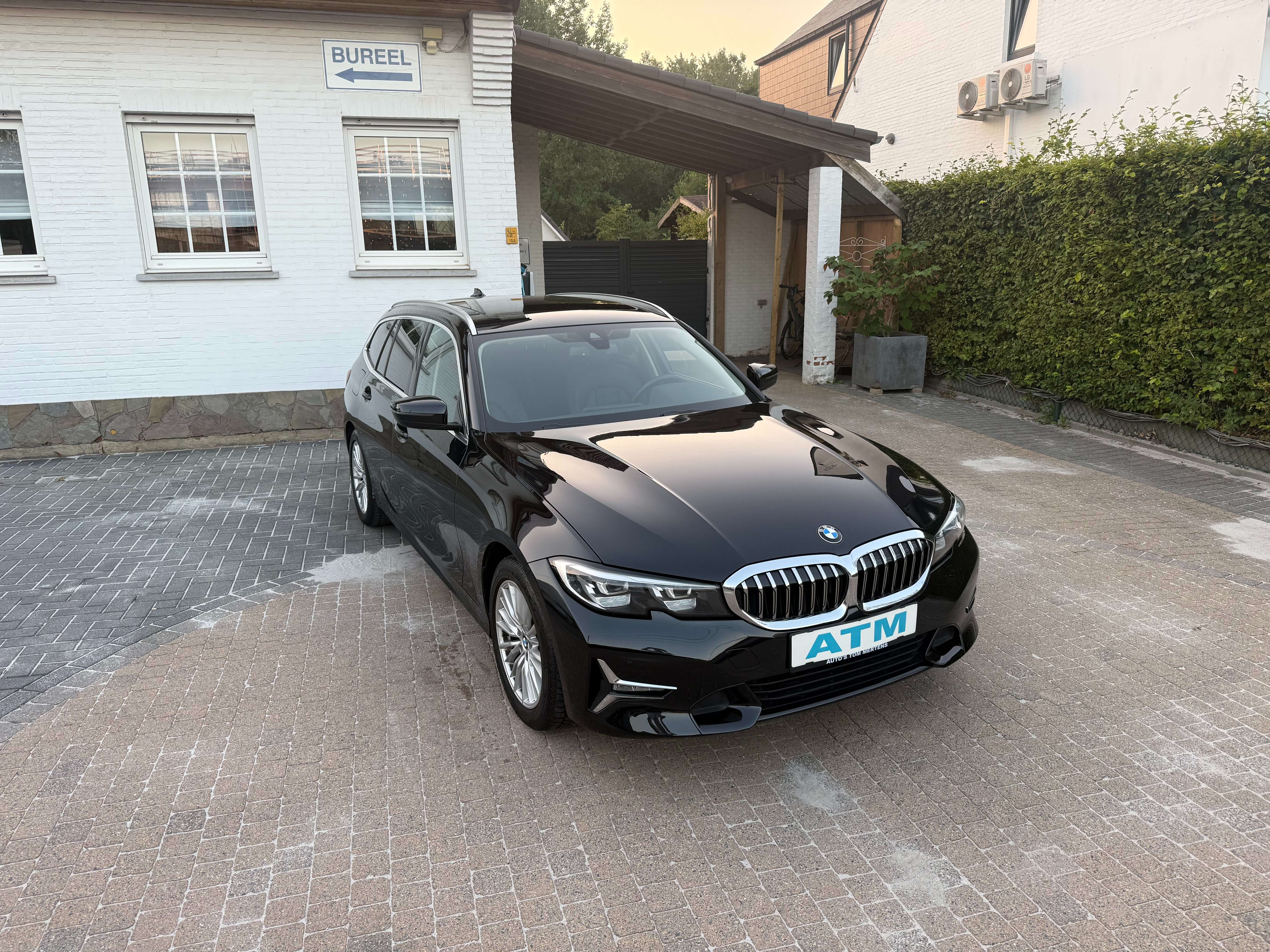 BMW 318 318d Touring Aut. Luxury Line/leder/Panodak/Airco