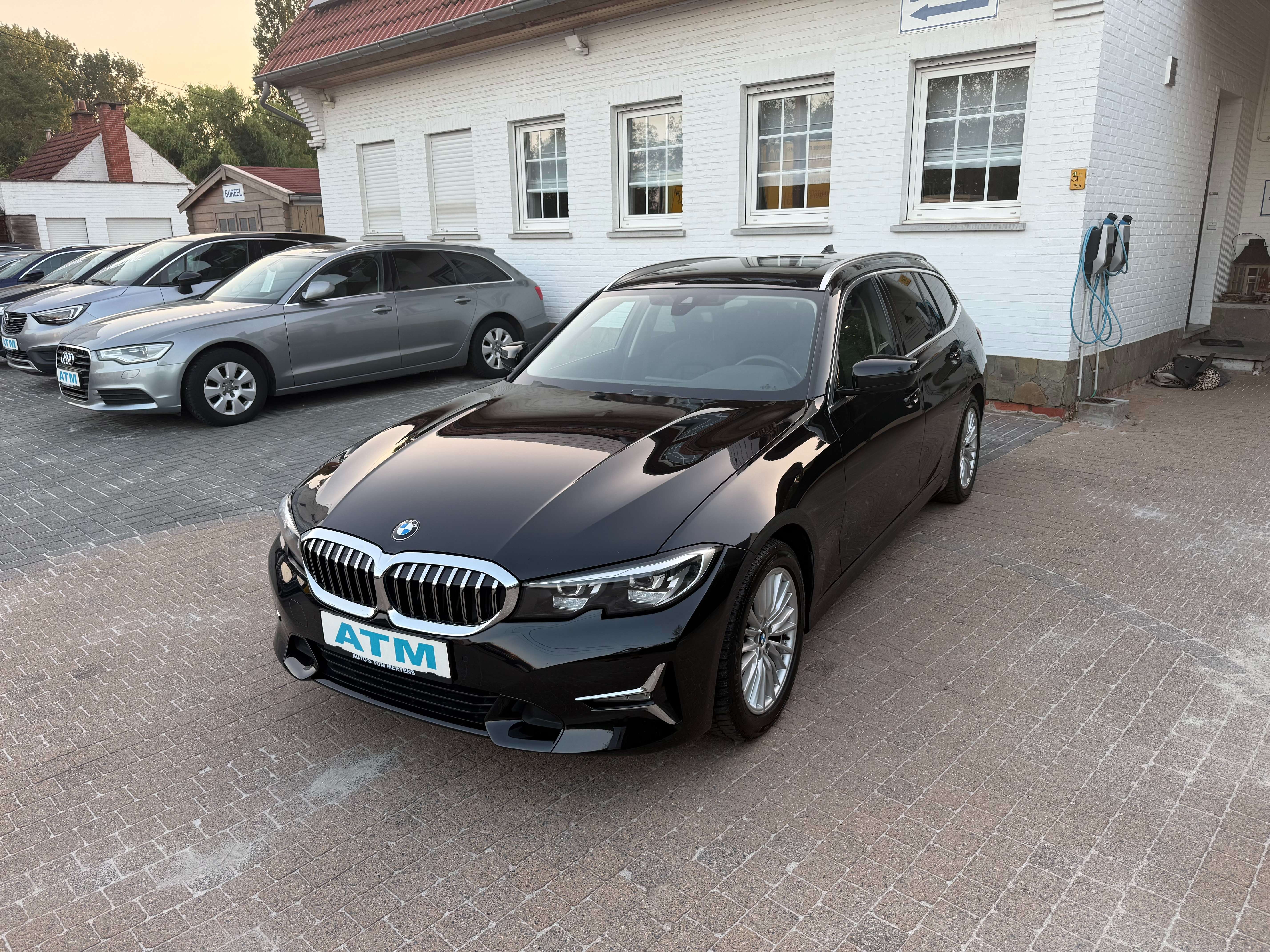 BMW 318 318d Touring Aut. Luxury Line/leder/Panodak/Airco