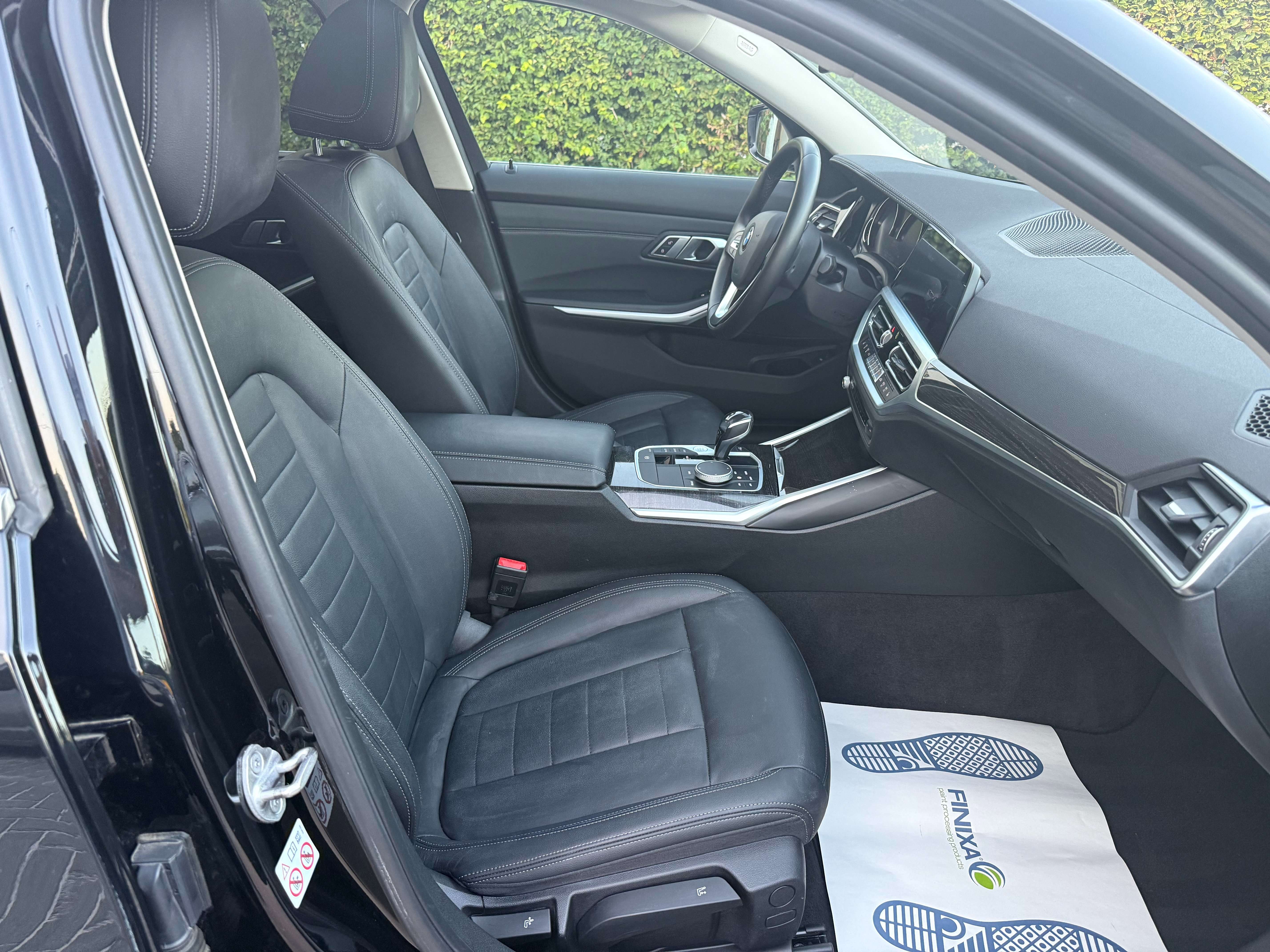 BMW 318 318d Touring Aut. Luxury Line/leder/Panodak/Airco