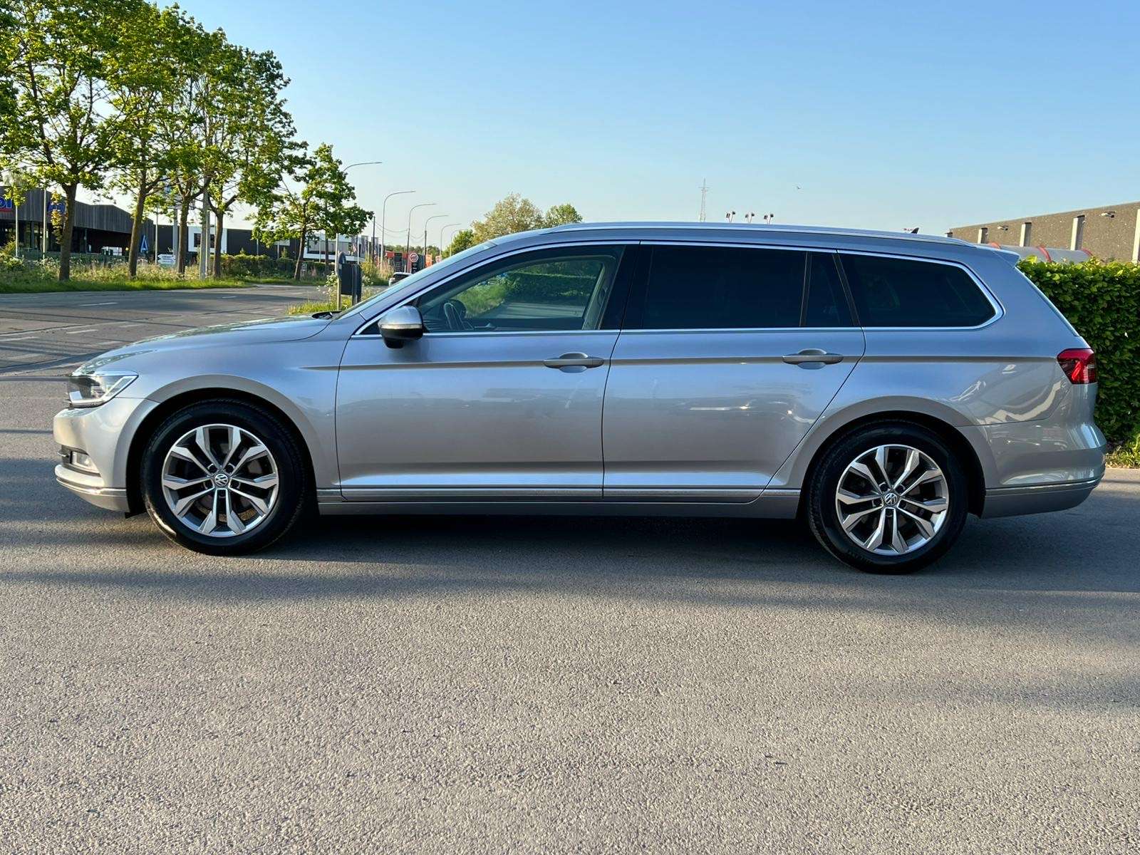 Volkswagen Passat Variant Passat SW 1.6 TDi Highline DSG TVAC CUIR/CAMERA/FU
