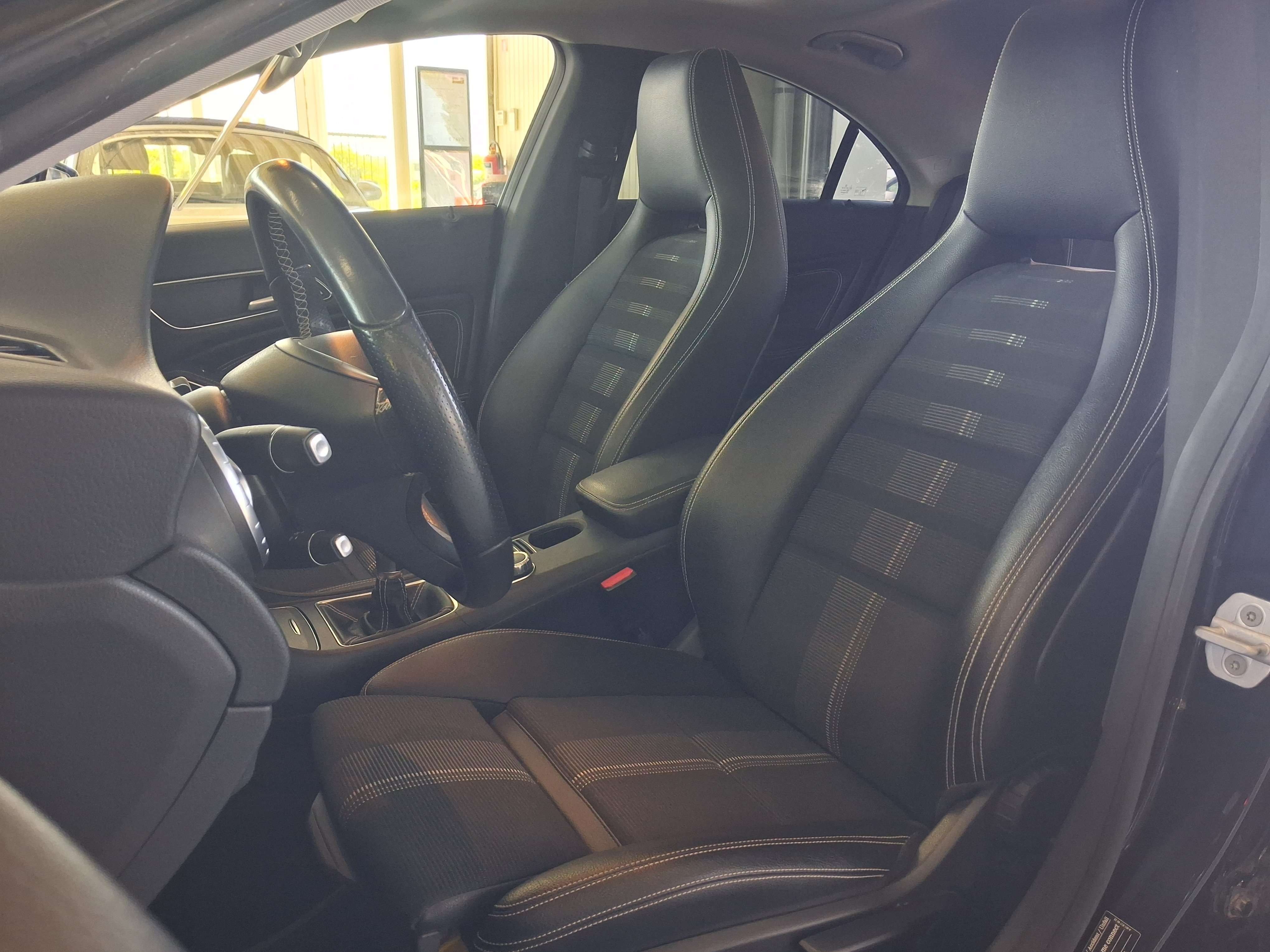 Mercedes-Benz CLA 200 CLA 200 d / VENTE MARCHAND /EXPORT/NO CONTROL/NO GARANTIE