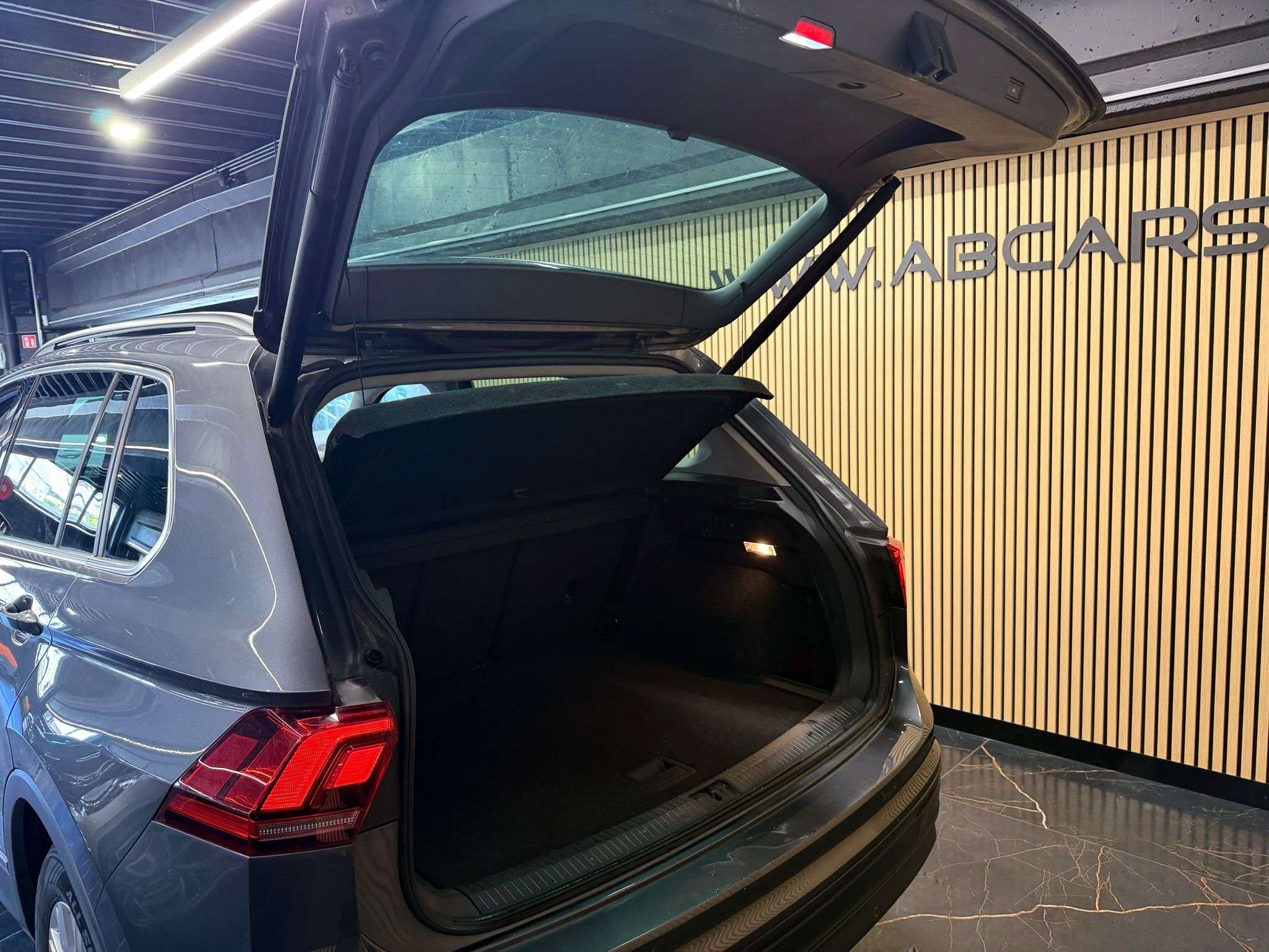 Volkswagen Tiguan 1.4 TSI Sport * GARANTIE 12 MOIS * 1ER PROPRIETAIRE *