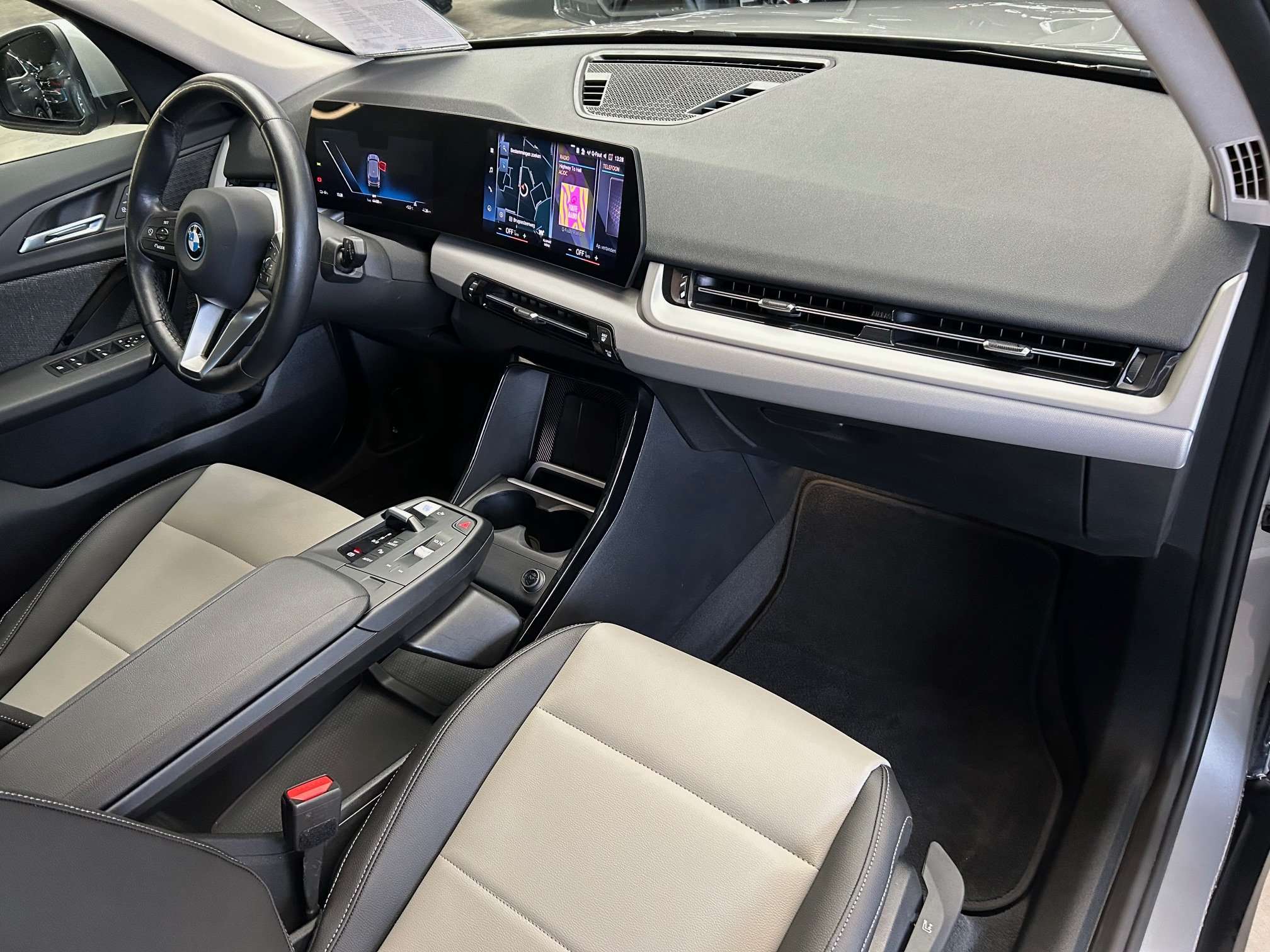 BMW iX1 xDrive30 Alu19"/Led/Cam/Gps/Leder/Keyless/Bt *1j garantie*