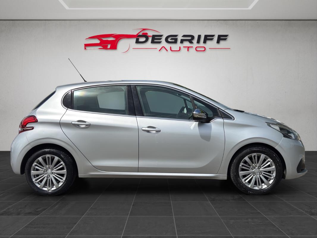 Peugeot 208 82ch BVM5 Allure