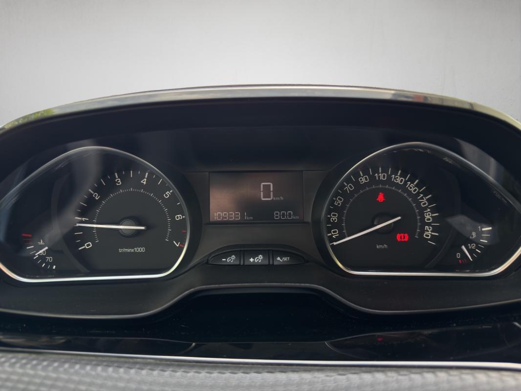 Peugeot 208 82ch BVM5 Allure