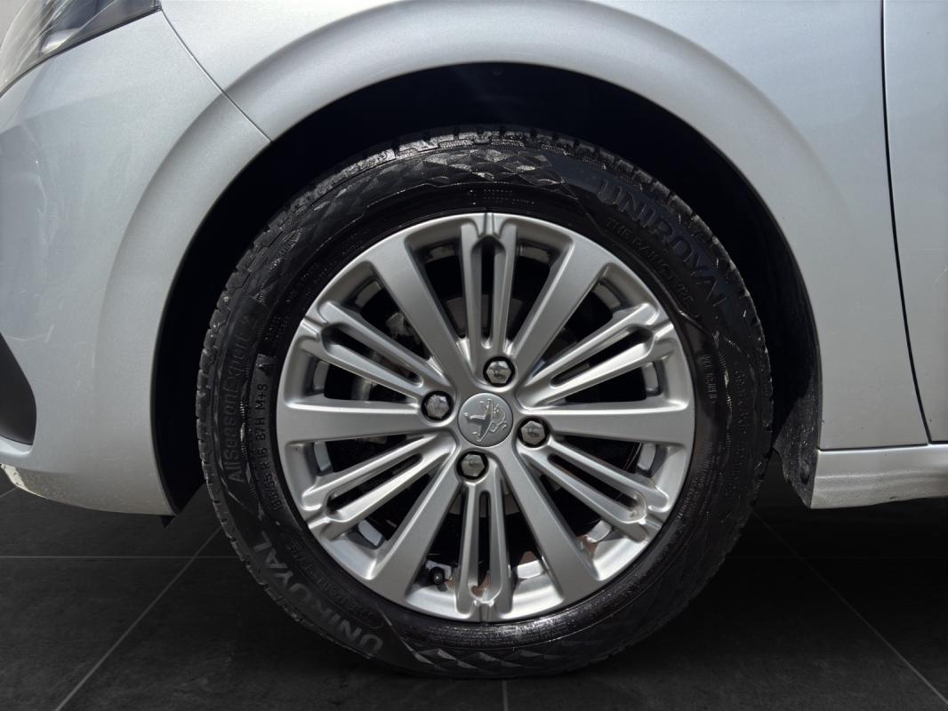 Peugeot 208 82ch BVM5 Allure