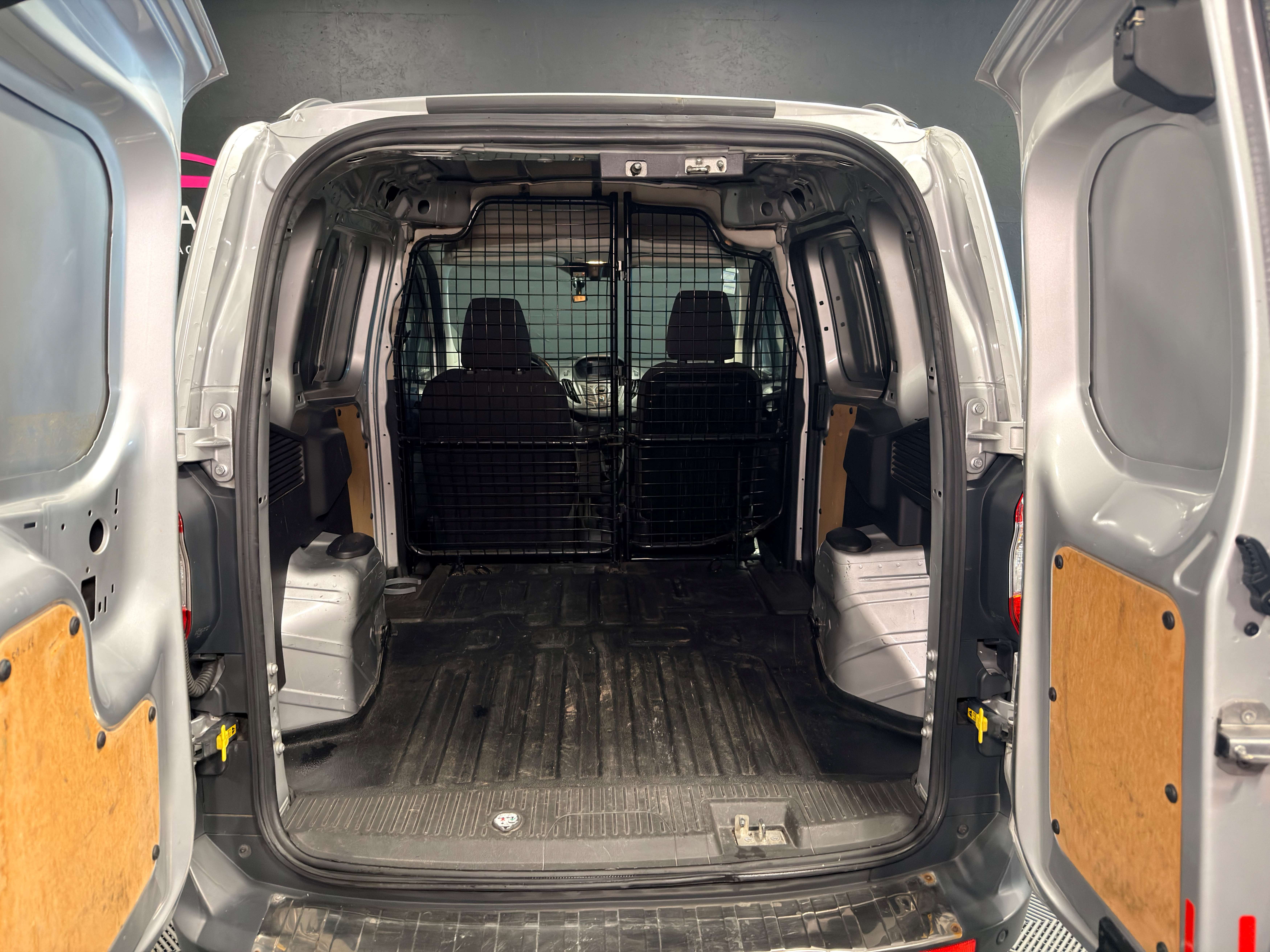 Ford Transit Courier 1.5 TDCi Trend — Clim — Radar recul — Attelage