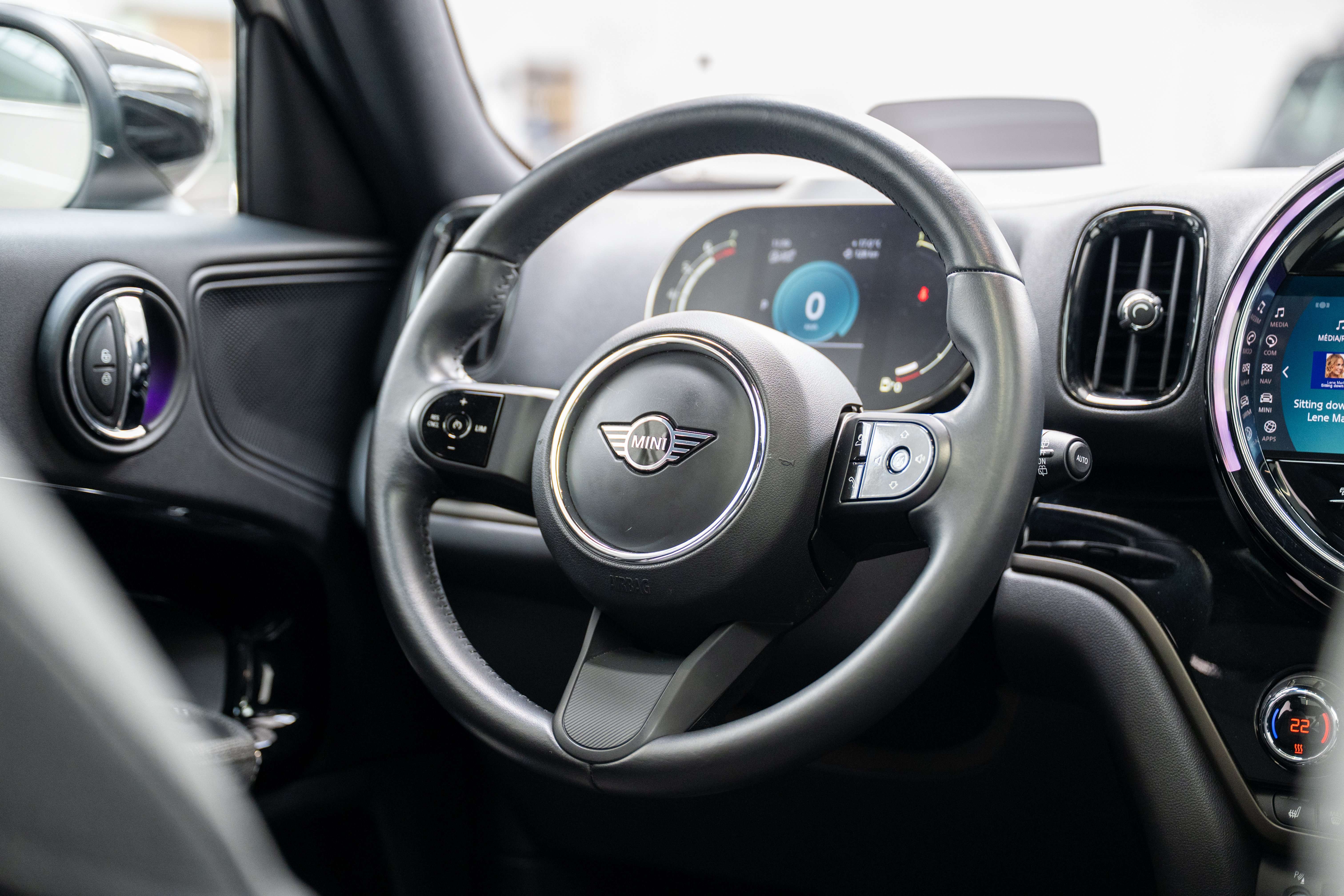 MINI Cooper Countryman 1.5iA 136 - LED - HeadUp display - Toit Ouvrant - Garantie 12 mois