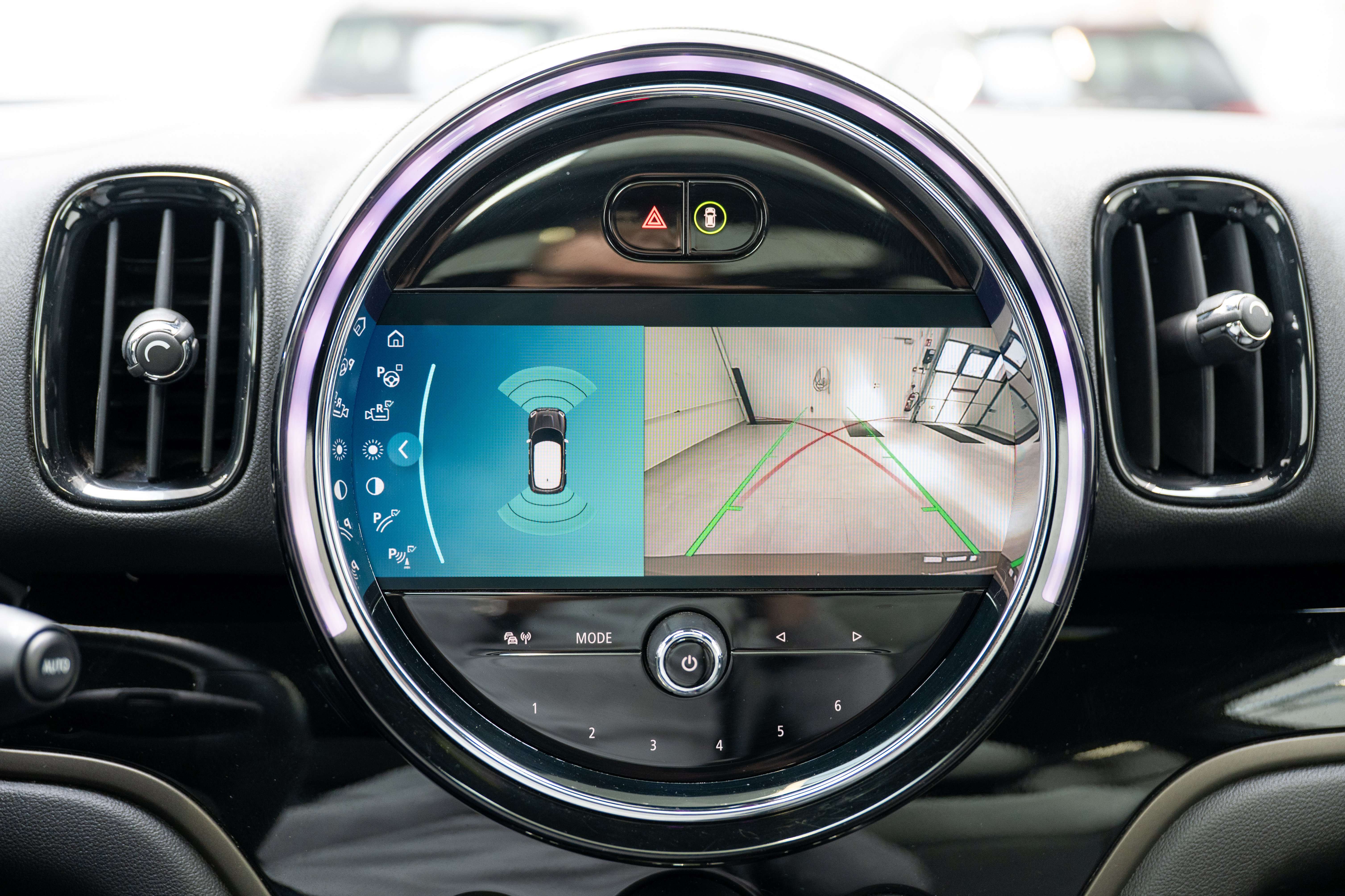 MINI Cooper Countryman 1.5iA 136 - LED - HeadUp display - Toit Ouvrant - Garantie 12 mois