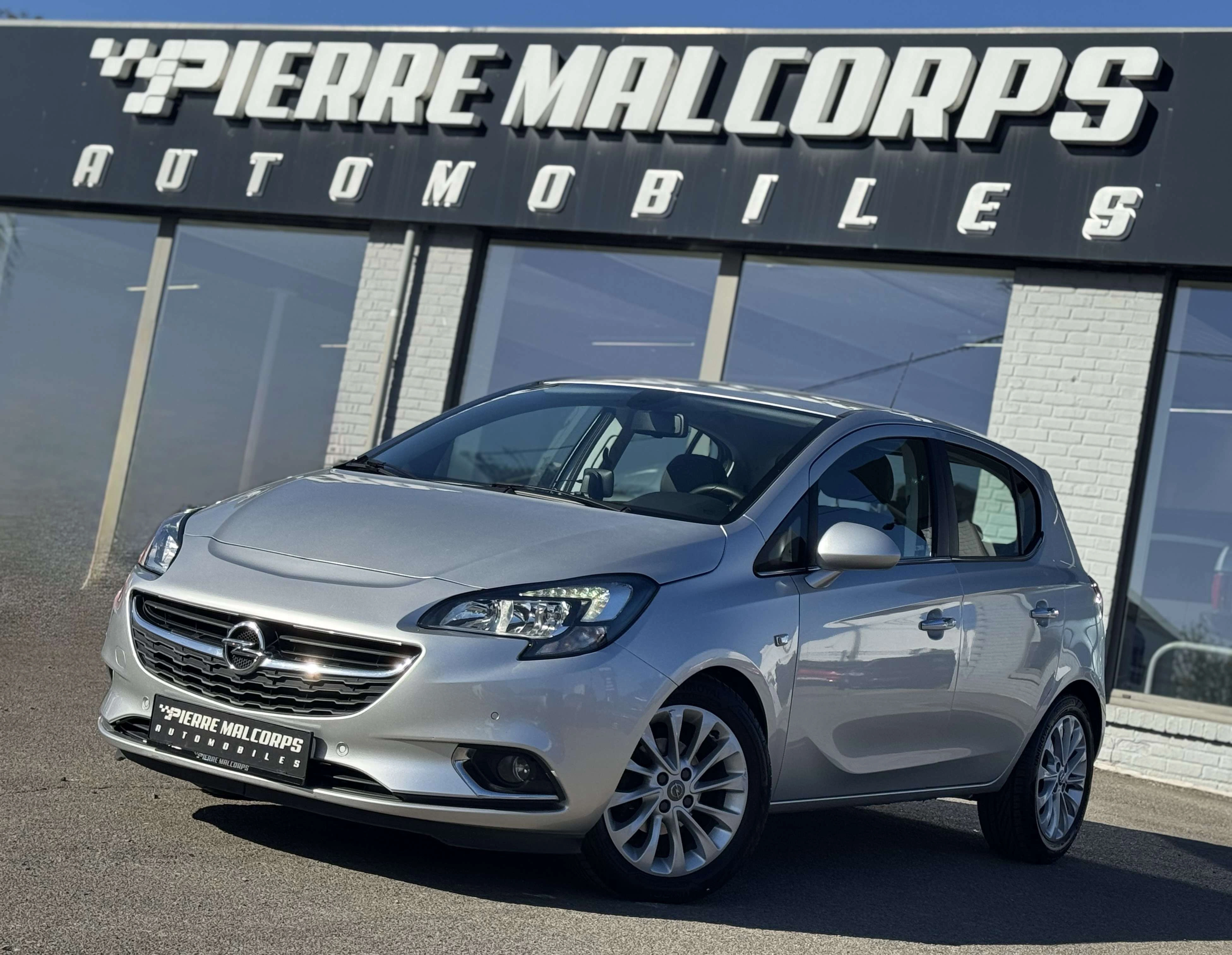 Opel Corsa 1.4i Cosmo AUTO / AIRCO / BLUETOOTH / NAV / PDC