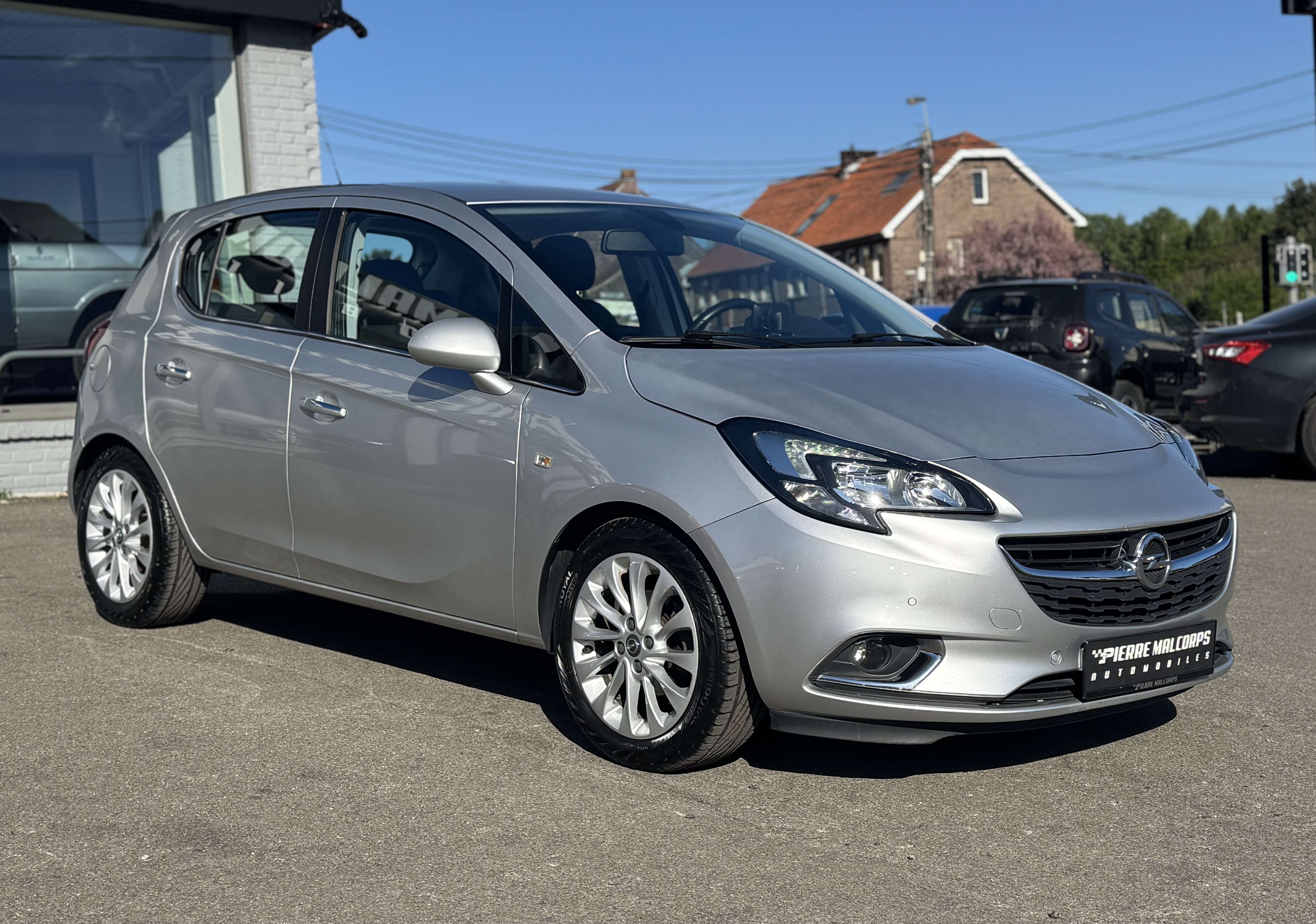 Opel Corsa 1.4i Cosmo AUTO / AIRCO / BLUETOOTH / NAV / PDC