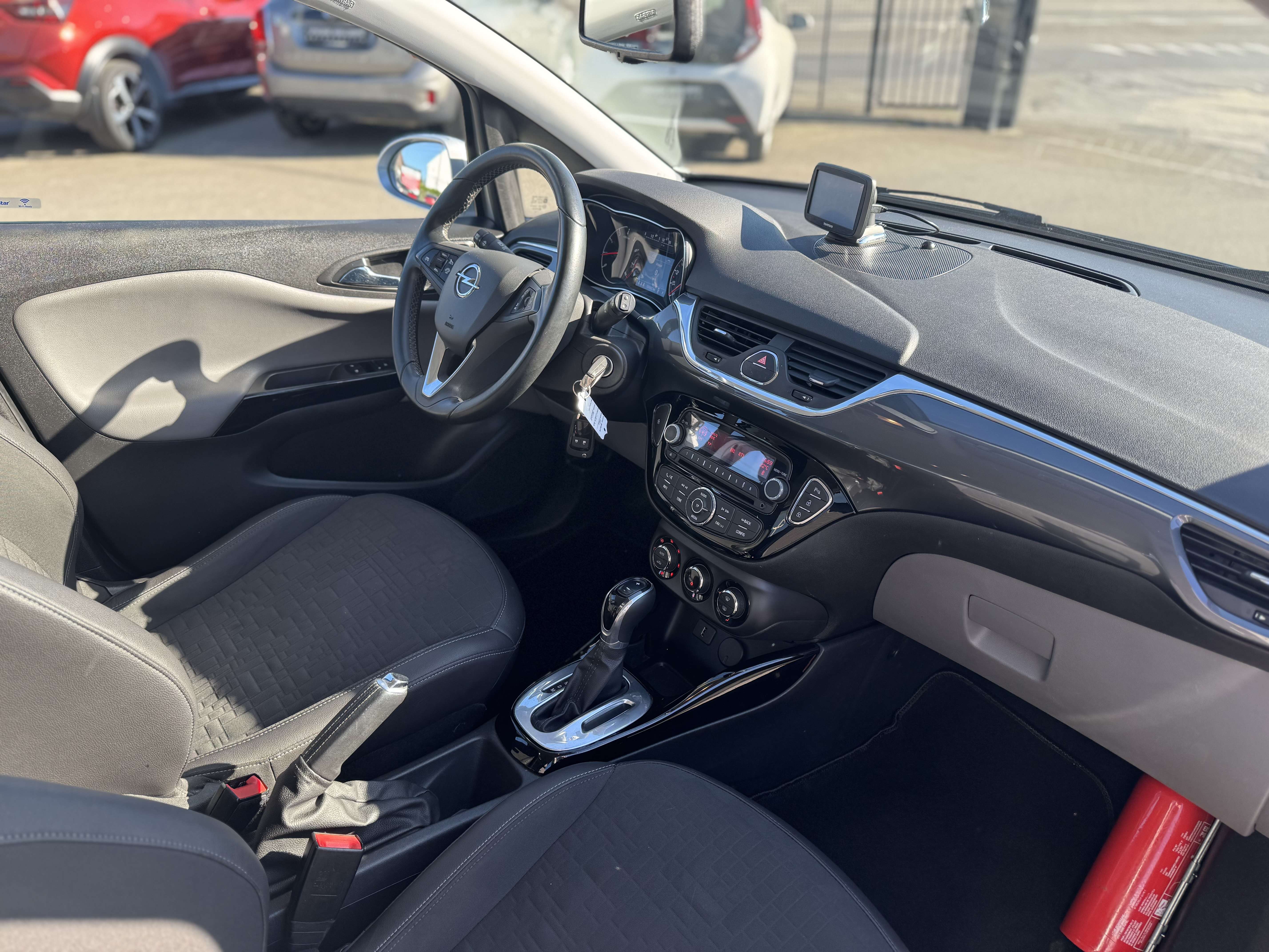Opel Corsa 1.4i Cosmo AUTO / AIRCO / BLUETOOTH / NAV / PDC