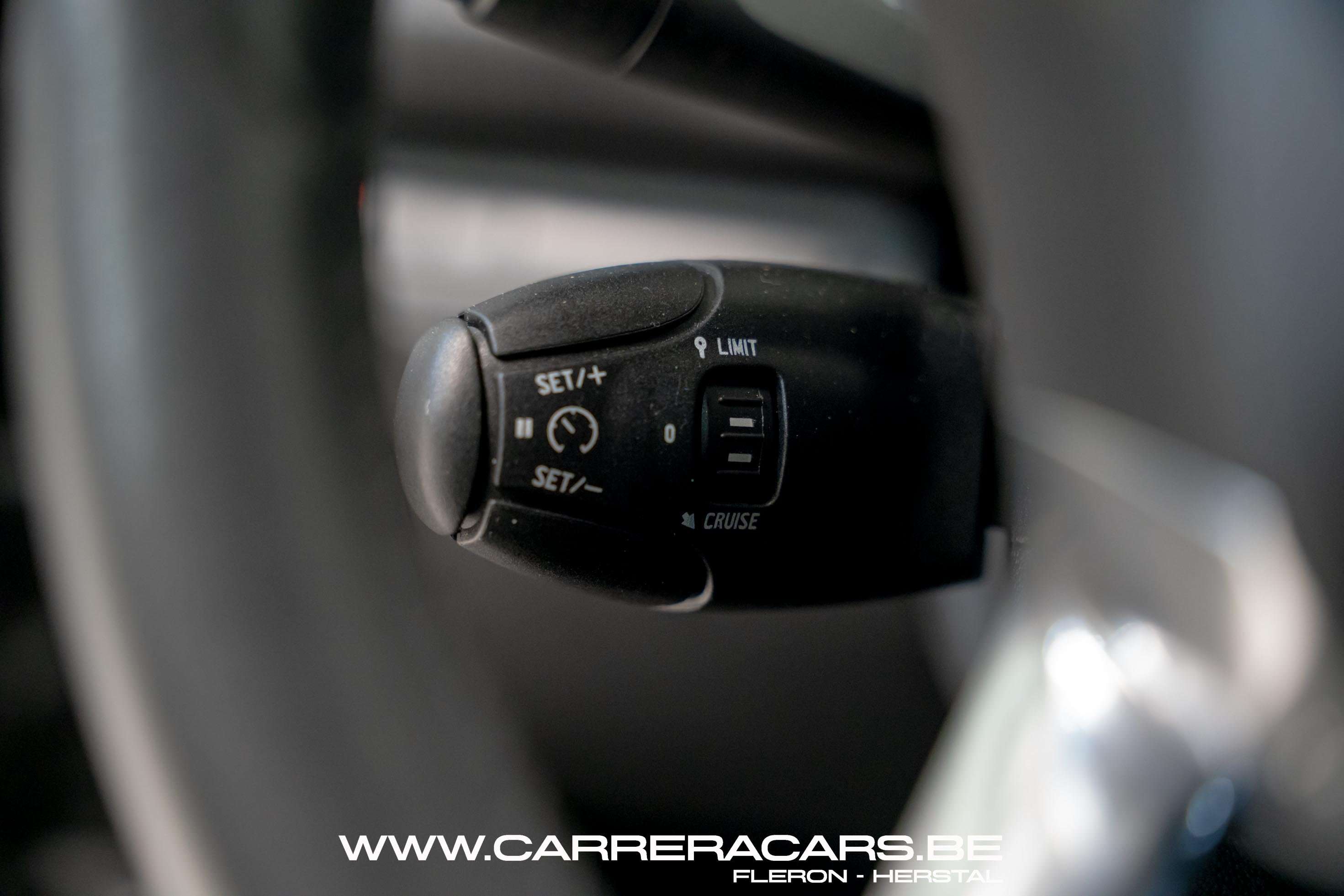 Peugeot 208 Signature*|NAVI*PDC*CRUISE*AIRCO*GARANTIE 12 MOIS*|