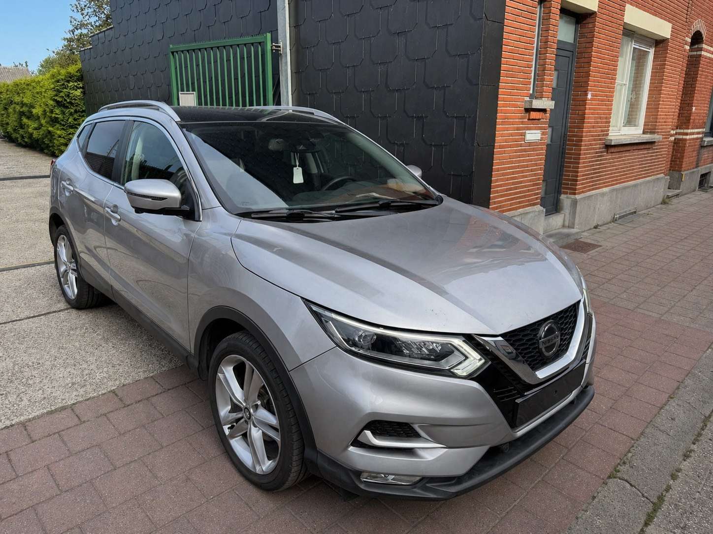 Nissan Qashqai BUSINESS EDITION | PANO | 360° CAMERA | LED | NAVIGATIE