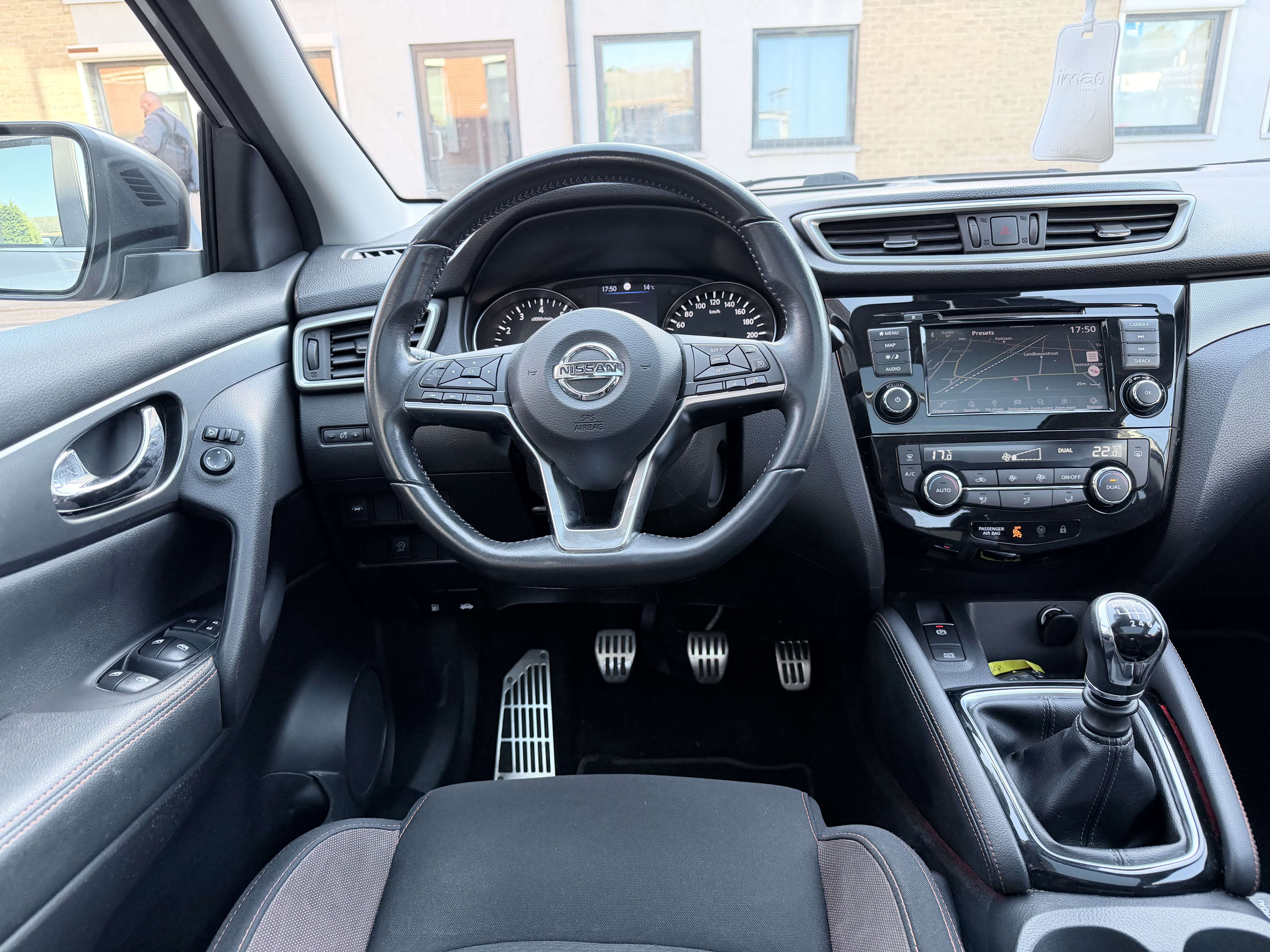 Nissan Qashqai BUSINESS EDITION | PANO | 360° CAMERA | LED | NAVIGATIE