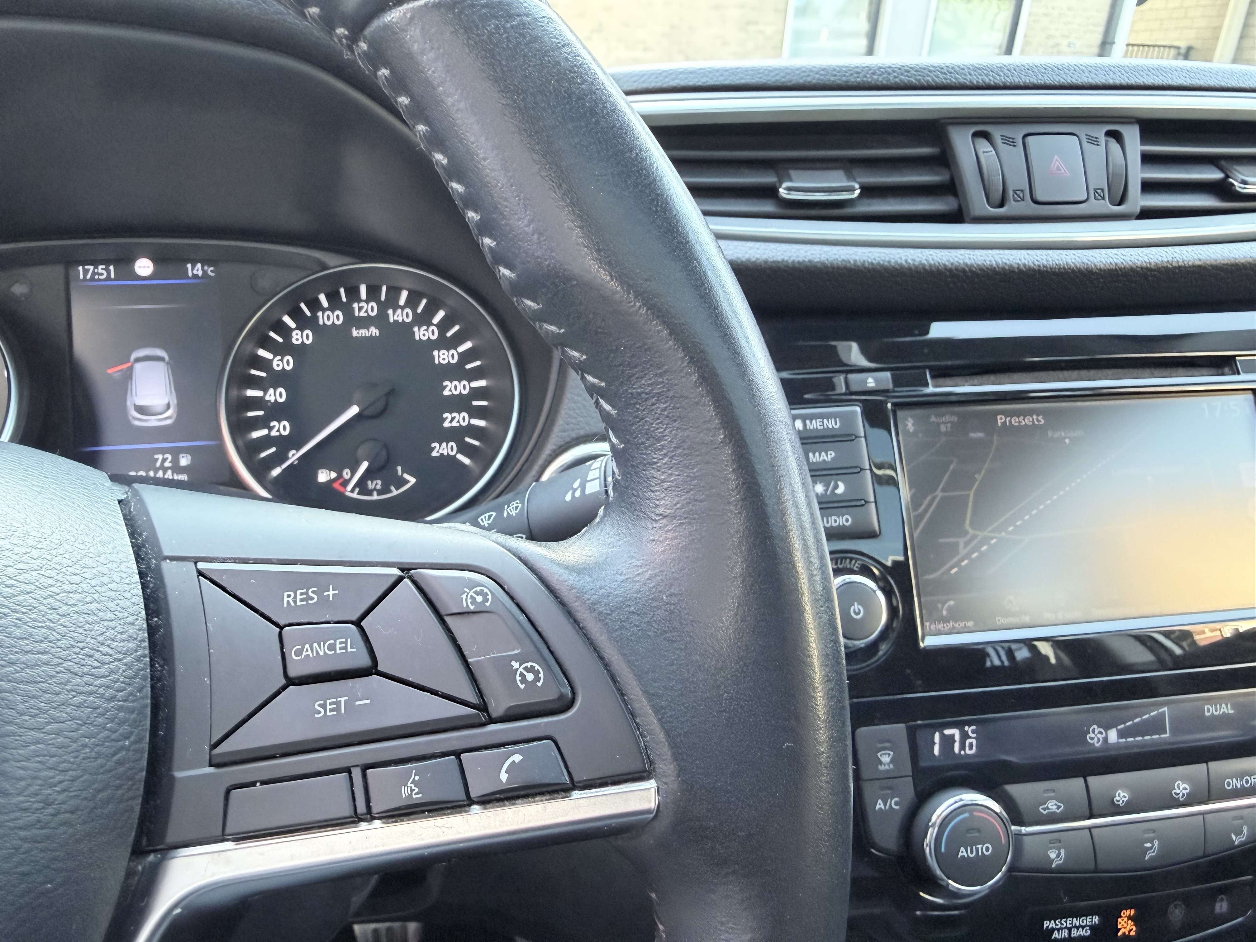 Nissan Qashqai BUSINESS EDITION | PANO | 360° CAMERA | LED | NAVIGATIE