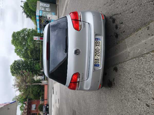 Volkswagen Golf VII 1.6 TDI 105 BLUEMOTION TECHNOLOGY CARAT 5P