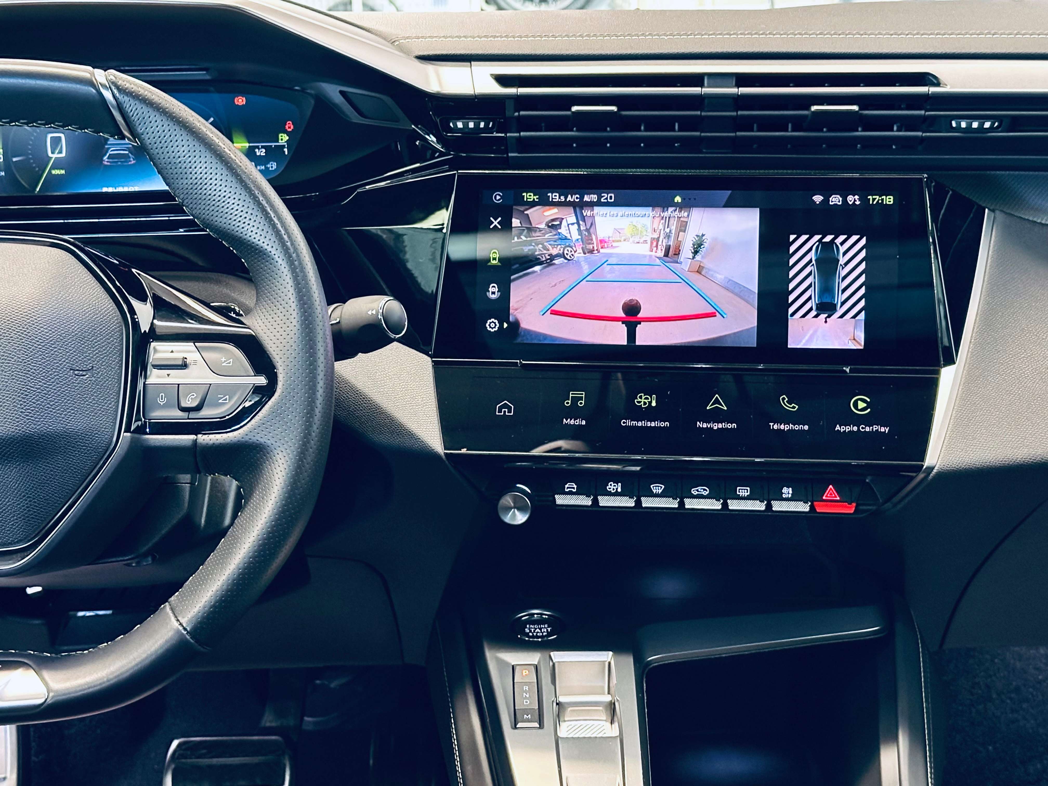 Peugeot 408 1.2 GT LINE PANO OUVRANT CAMERA NAVI PDC CLIM BIZONE CARPLAY JA 19 **FULL OPTIONS**
