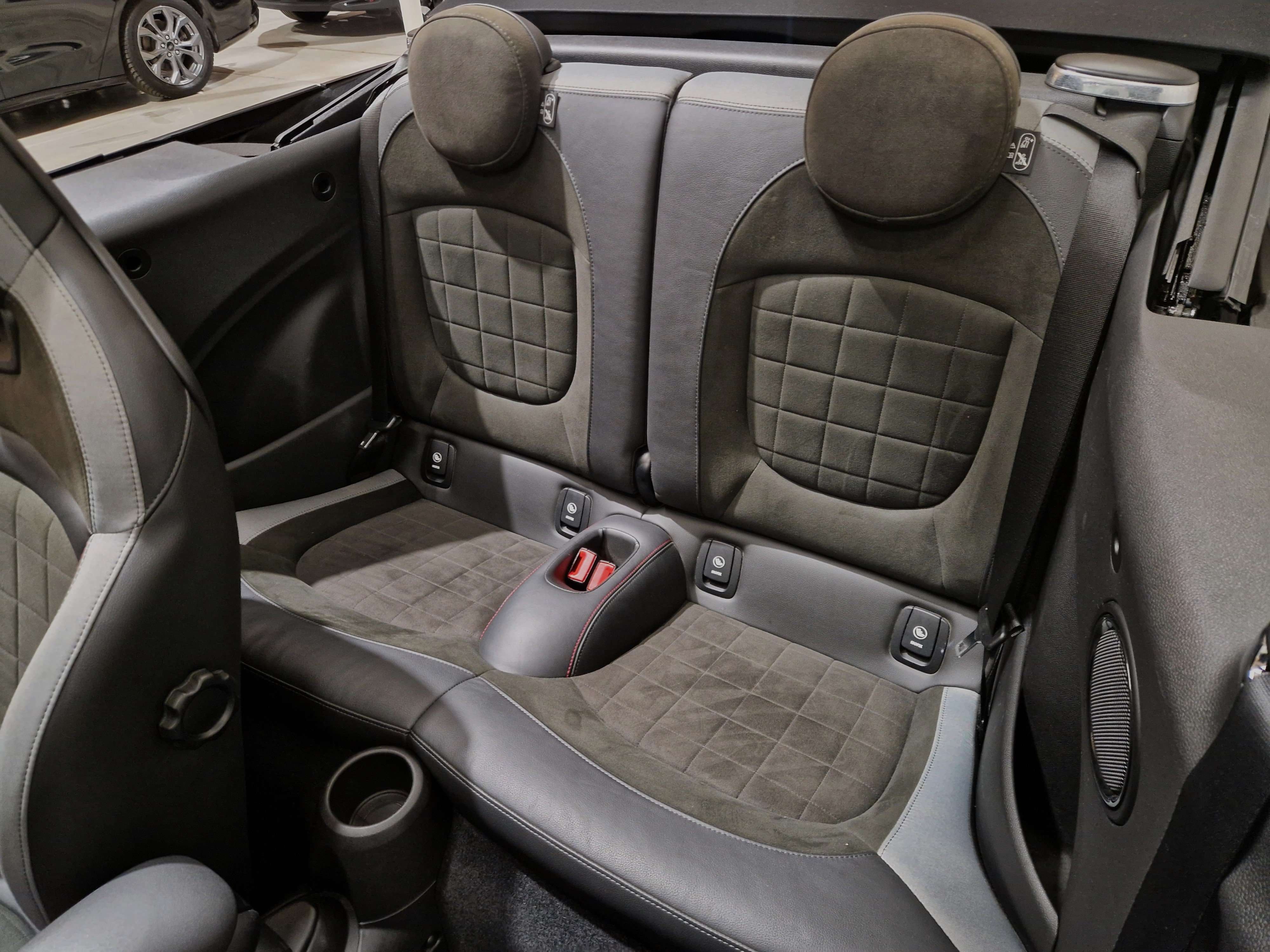 MINI John Cooper Works Cabrio Automaat met garantie
