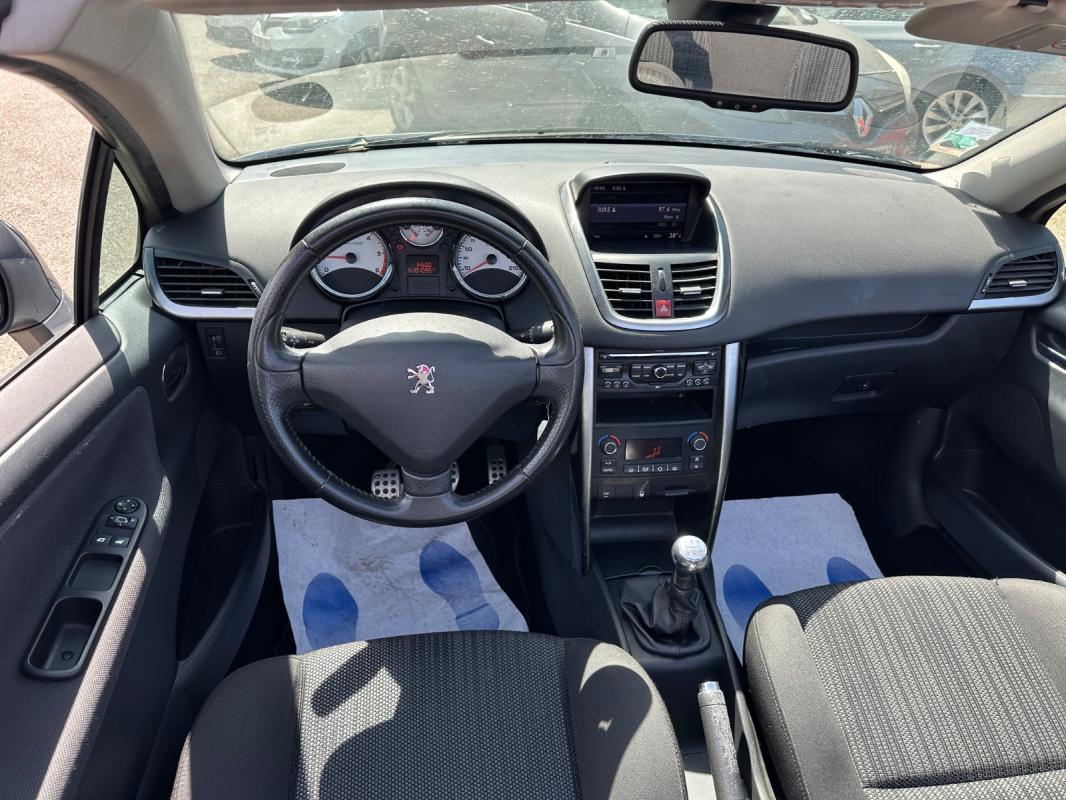 Peugeot 207 1.6 HDi 16V 110ch FAP BLUE LION Roland Garros