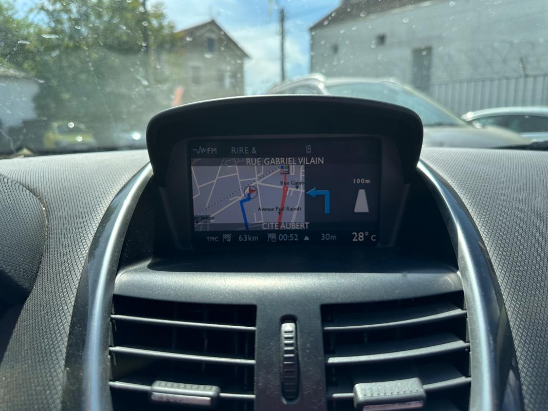 Peugeot 207 1.6 HDi 16V 110ch FAP BLUE LION Roland Garros