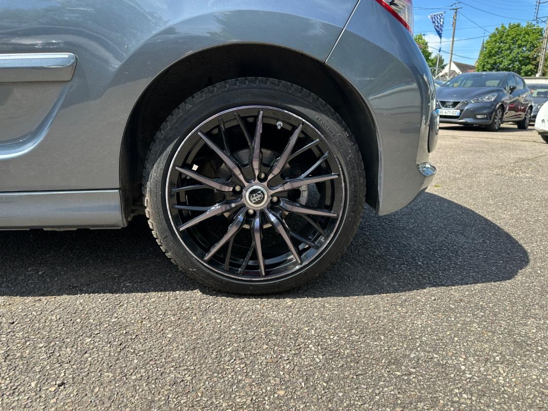 Peugeot 207 1.6 HDi 16V 110ch FAP BLUE LION Roland Garros