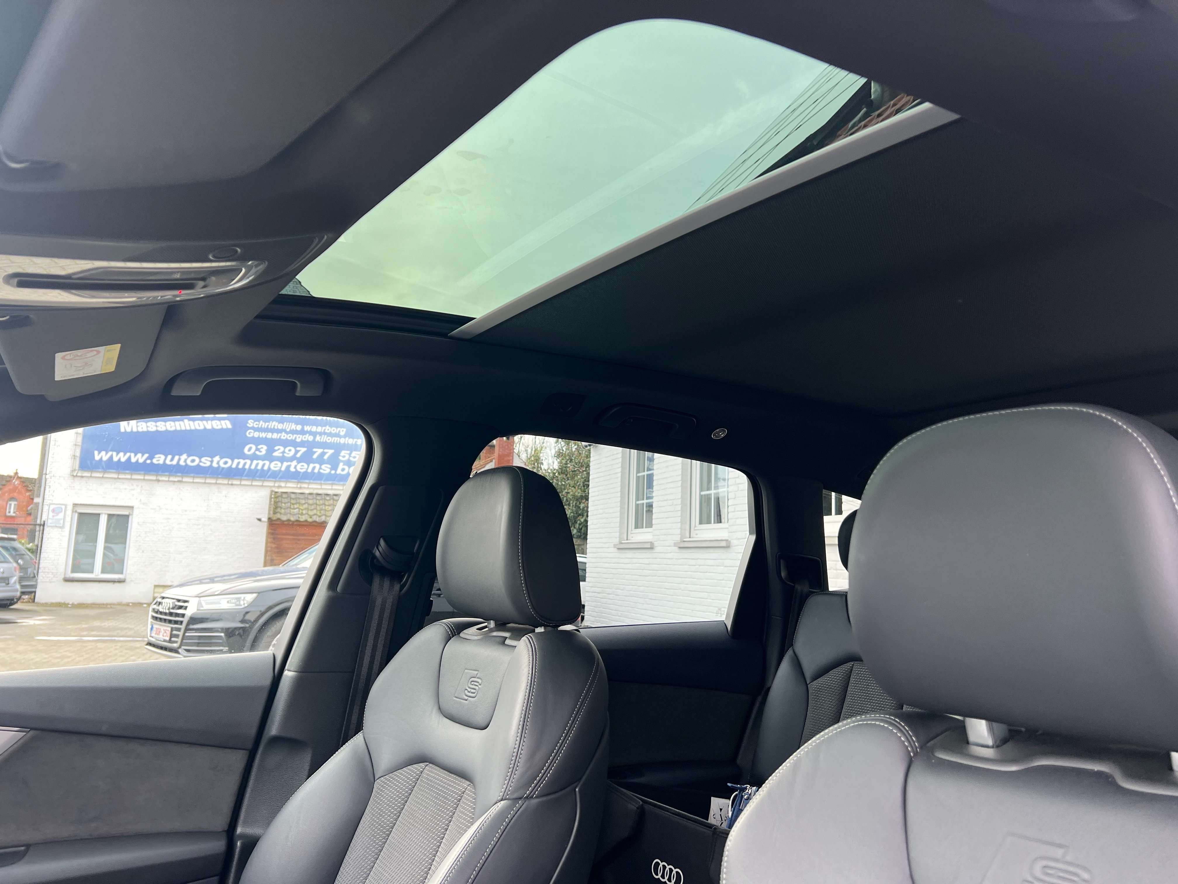 Audi Q7 60 TFSi e Quattro PHEV S line  Tip./NP 119000 Euro