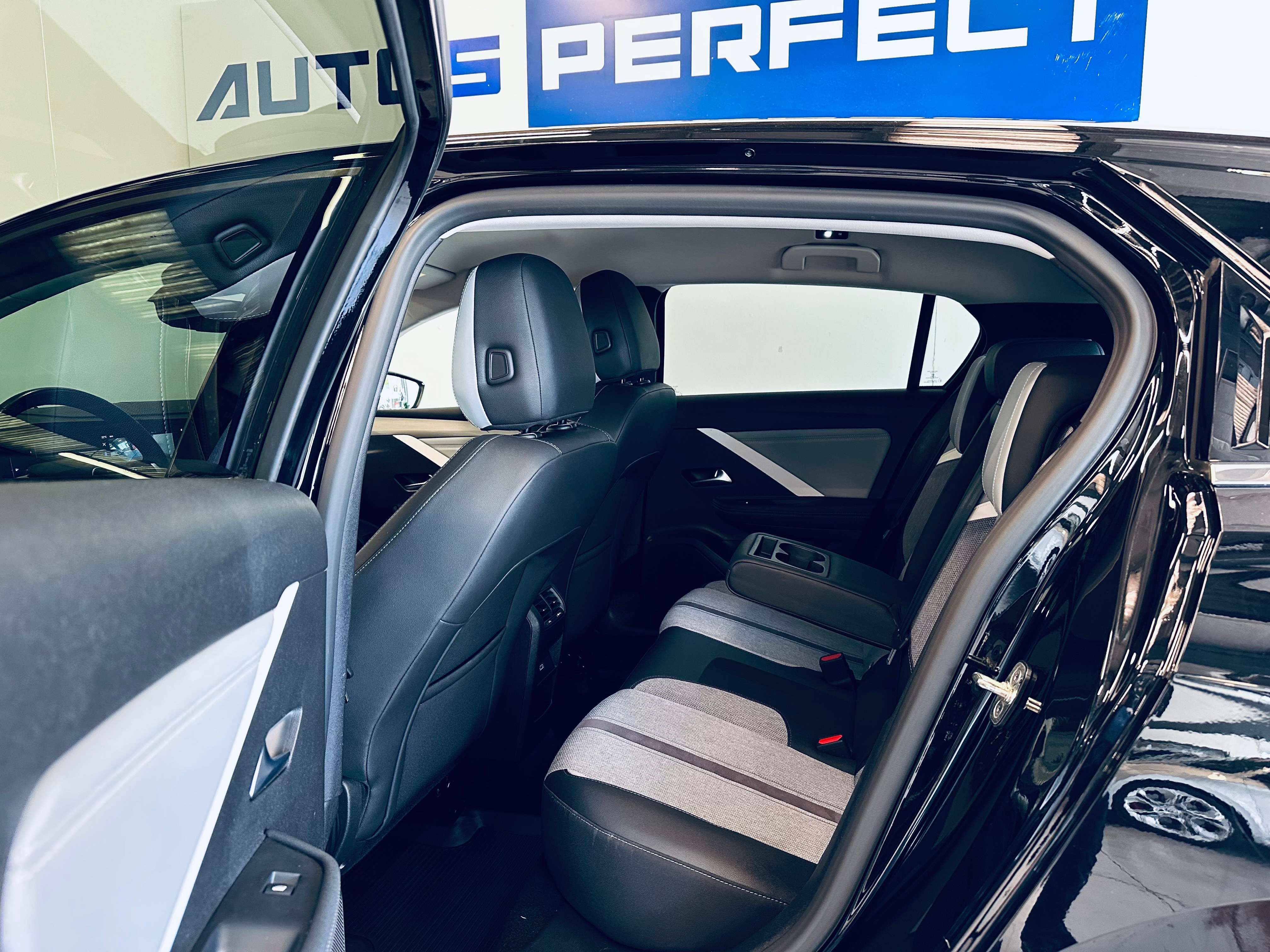 Opel Astra 1.6 BOITE AUTO PALETTE CAMERA PDC CARPLAY cruise