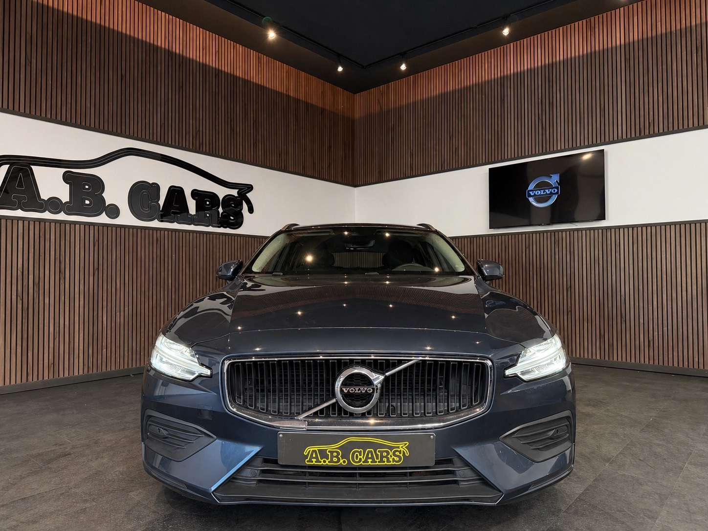 Volvo V60 V60 2.0 B3 MHEV - AUTOMATIQUE - GARANTIE 12MOIS