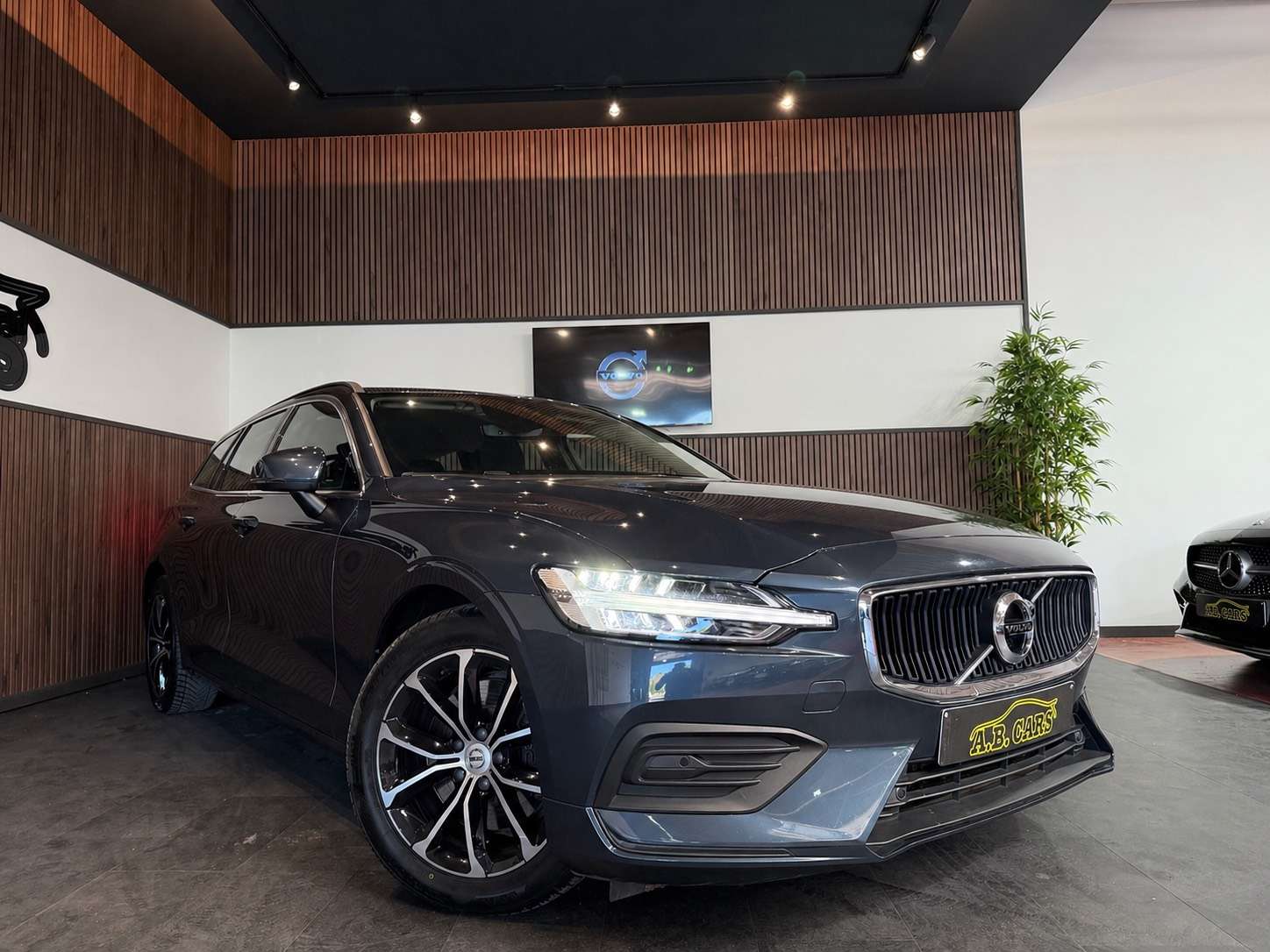 Volvo V60 V60 2.0 B3 MHEV - AUTOMATIQUE - GARANTIE 12MOIS