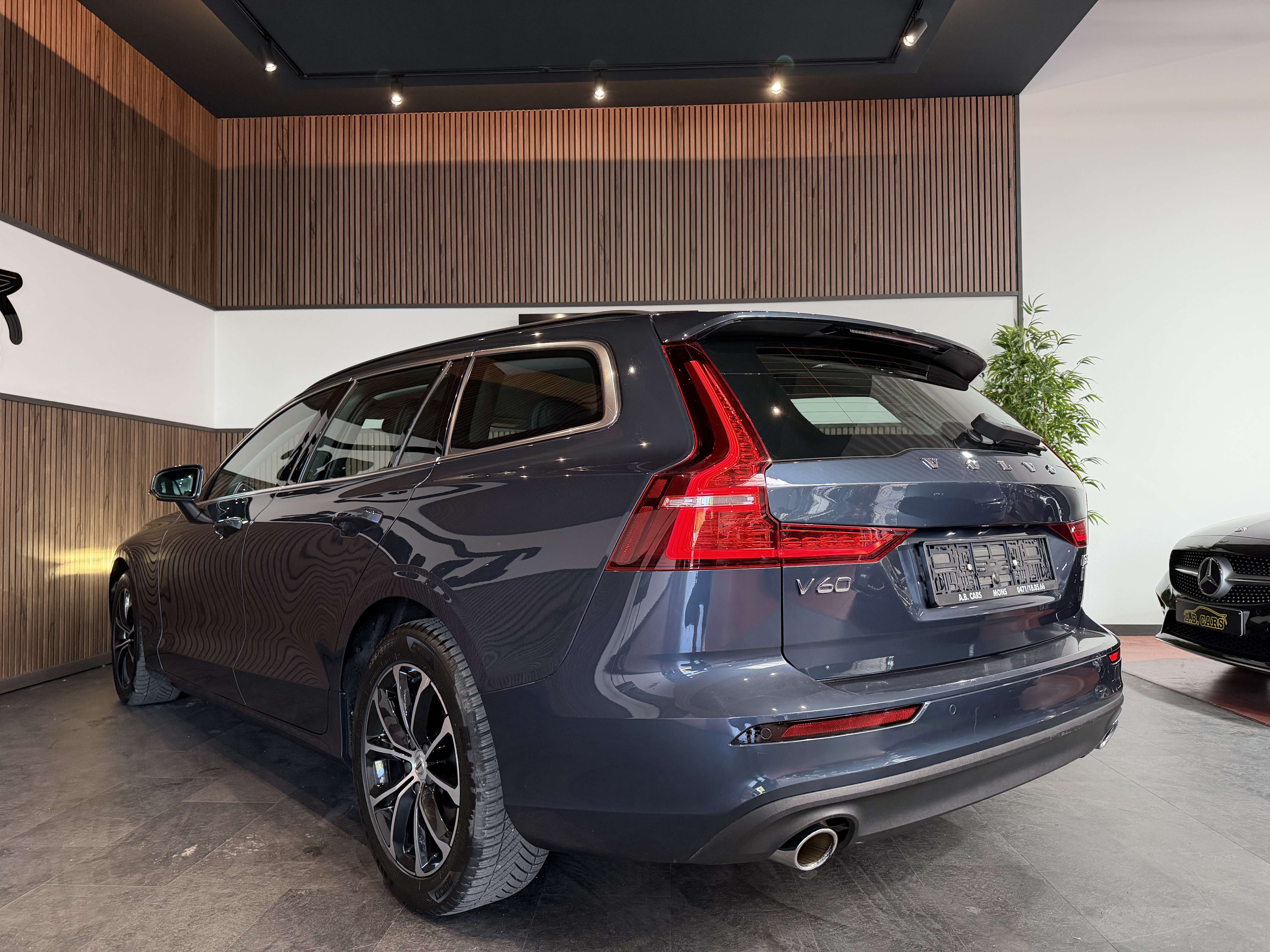 Volvo V60 V60 2.0 B3 MHEV - AUTOMATIQUE - GARANTIE 12MOIS