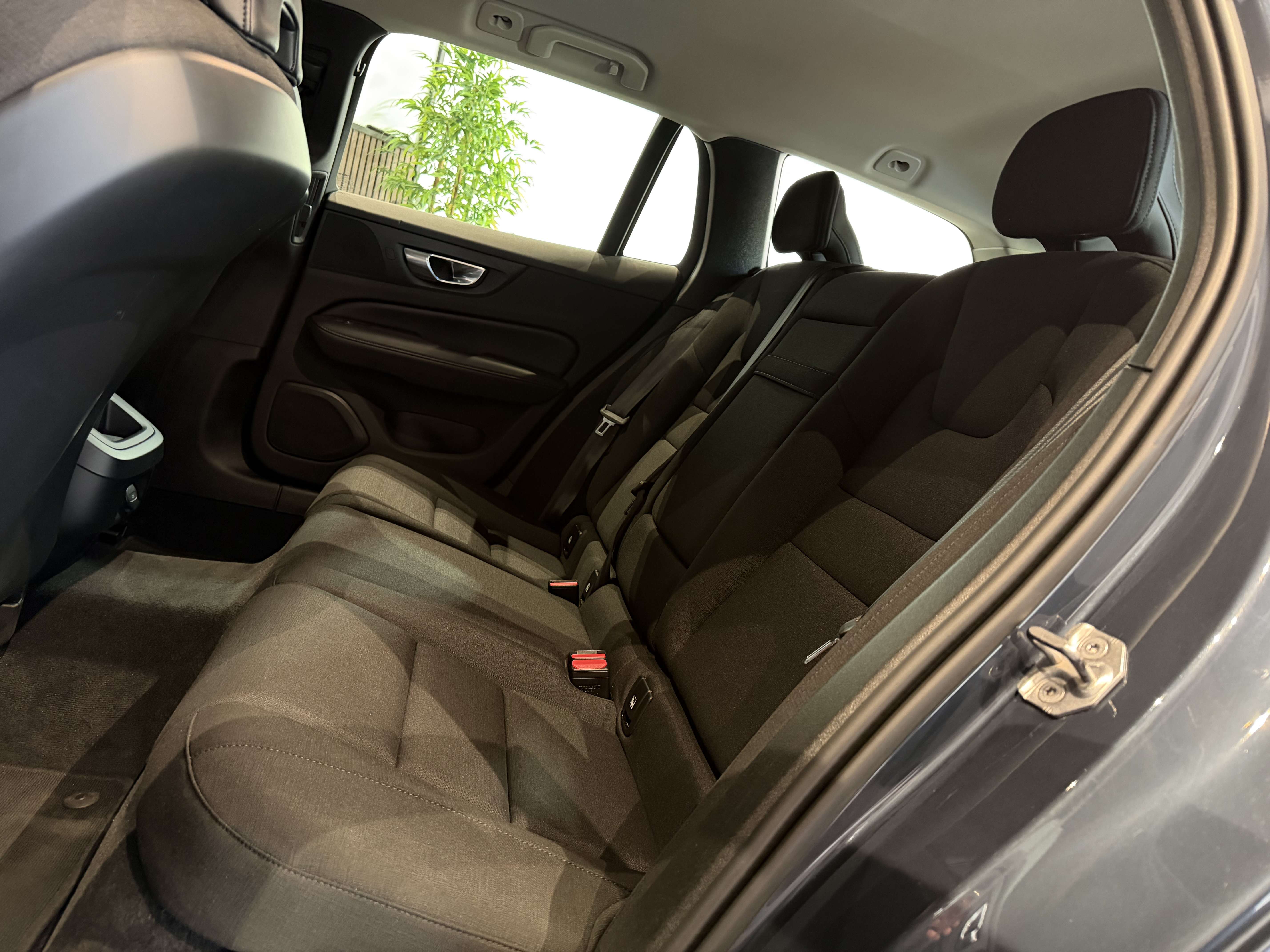 Volvo V60 V60 2.0 B3 MHEV - AUTOMATIQUE - GARANTIE 12MOIS