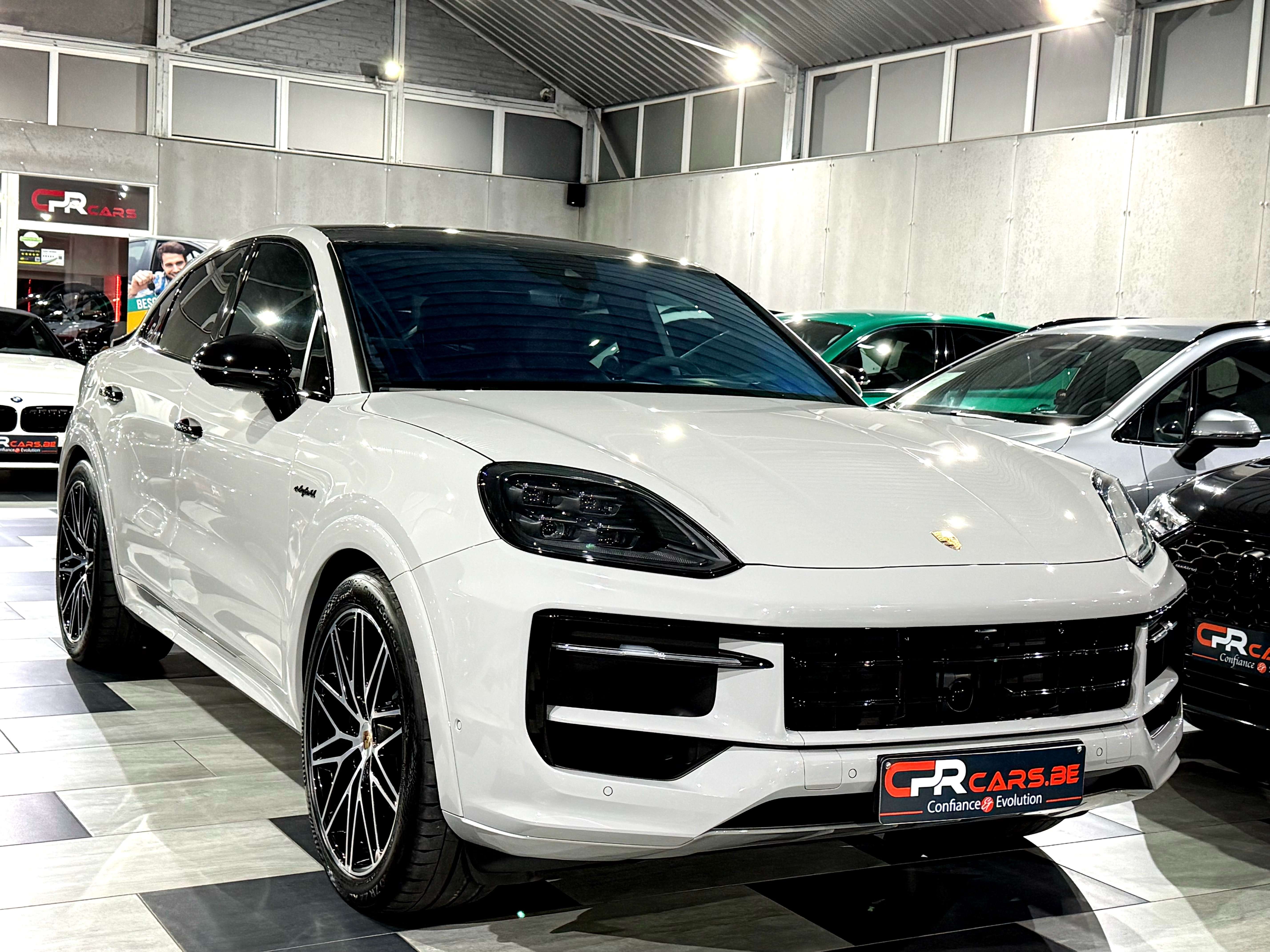 Porsche Cayenne Coupé E-Hybrid 3.0 Turbo V6 1e Main Etat Neuf
