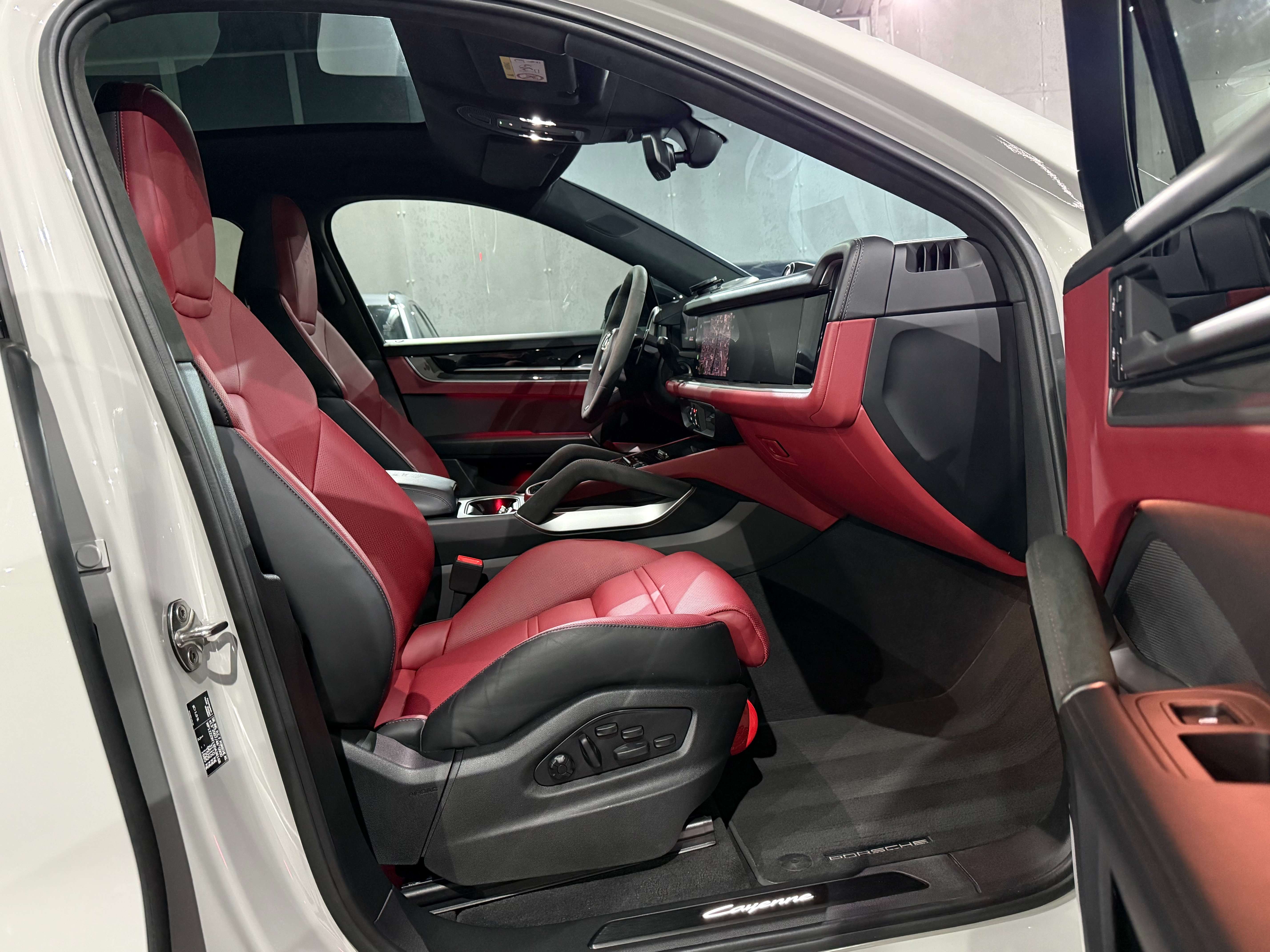 Porsche Cayenne Coupé E-Hybrid 3.0 Turbo V6 1e Main Etat Neuf