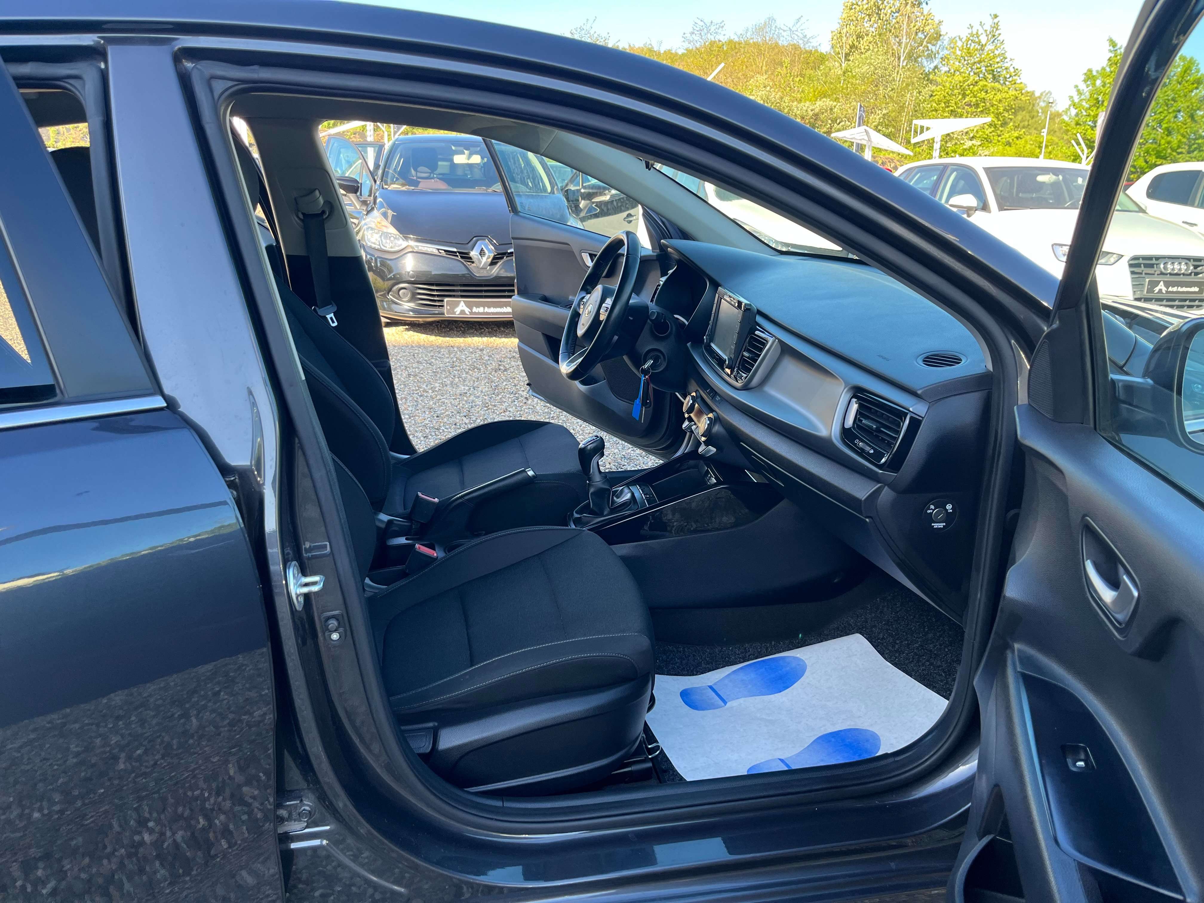 Kia Rio Rio 1.4 CRDi*GARANTIE*1ER PROP*CARPLAY*CRUISE*NAVI*CAMERA DE RECUL