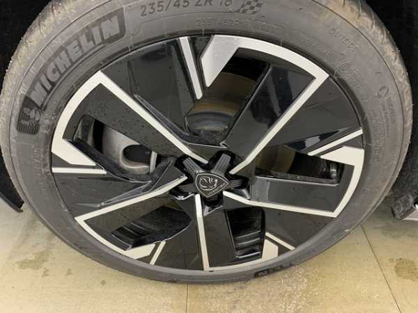 Peugeot 508 Hybride 225 e-AT8 Allure