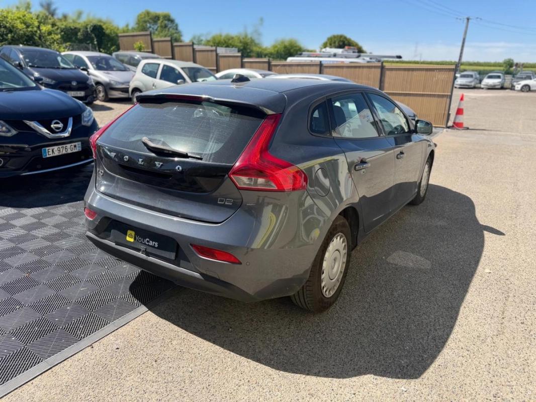 Volvo V40 1.6 115cv KINETIC ENTRETIEN VOLVO - COURROIE DE DISTRIBUTION OK RADAR RECUL GPS