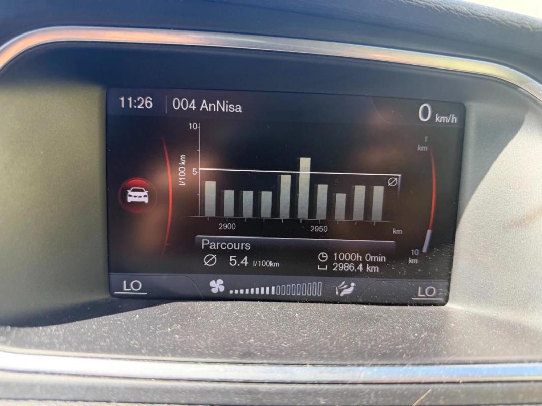 Volvo V40 1.6 115cv KINETIC ENTRETIEN VOLVO - COURROIE DE DISTRIBUTION OK RADAR RECUL GPS