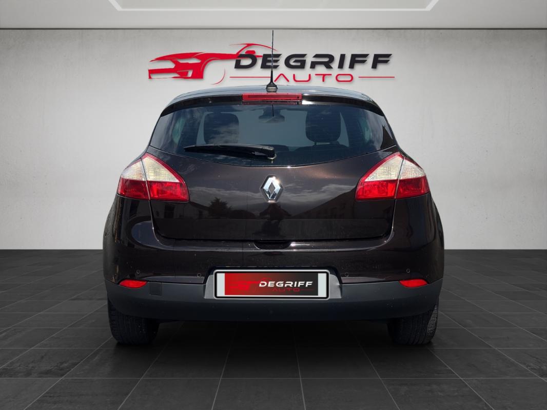 Renault Megane III Berline dCi 110 FAP eco2 XV De France Euro 5 EDC