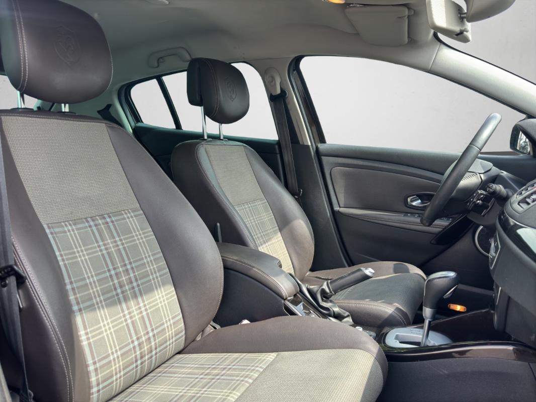 Renault Megane III Berline dCi 110 FAP eco2 XV De France Euro 5 EDC