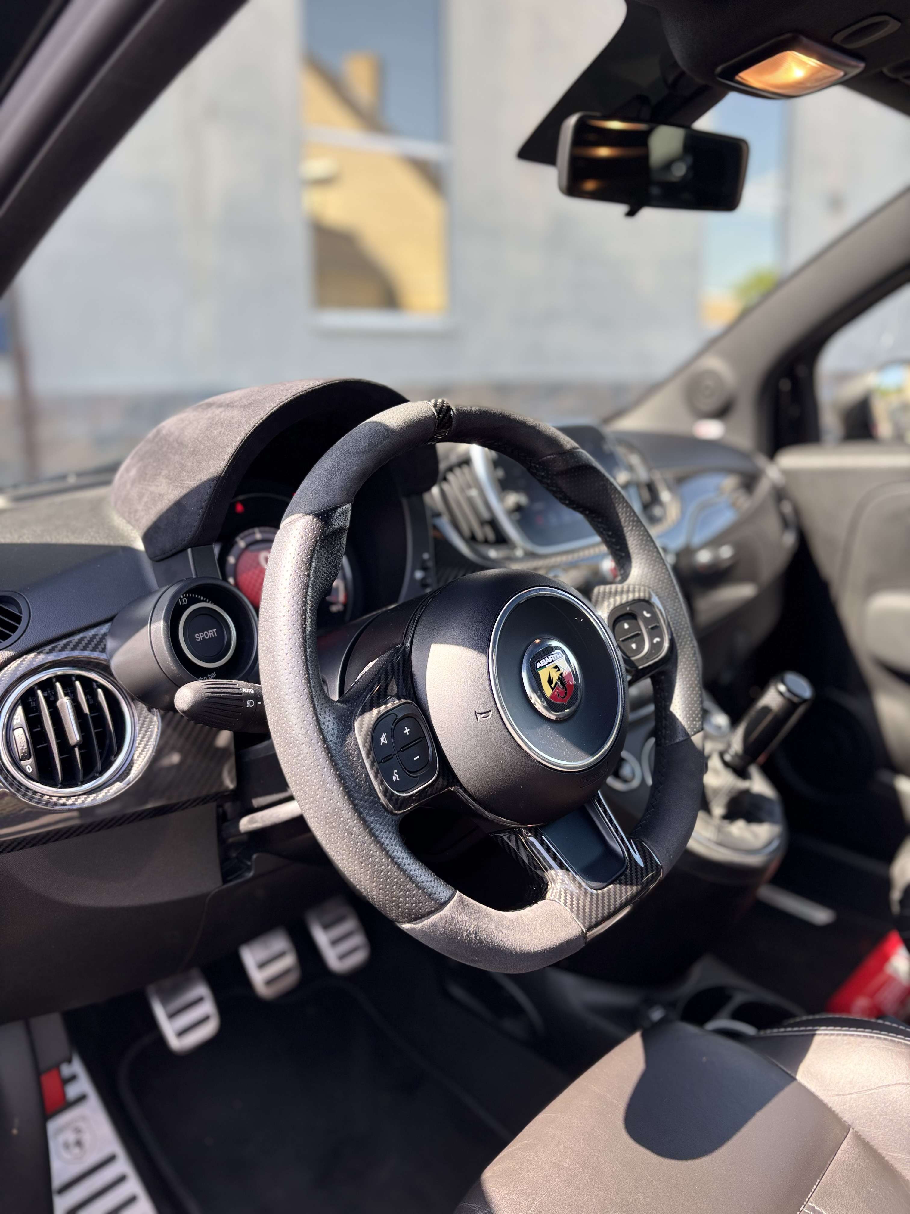 Fiat 500 Abarth 595 Competzione Carbon pack Monza exhaust Brake Upgrade Belgian Car Lot off extra's