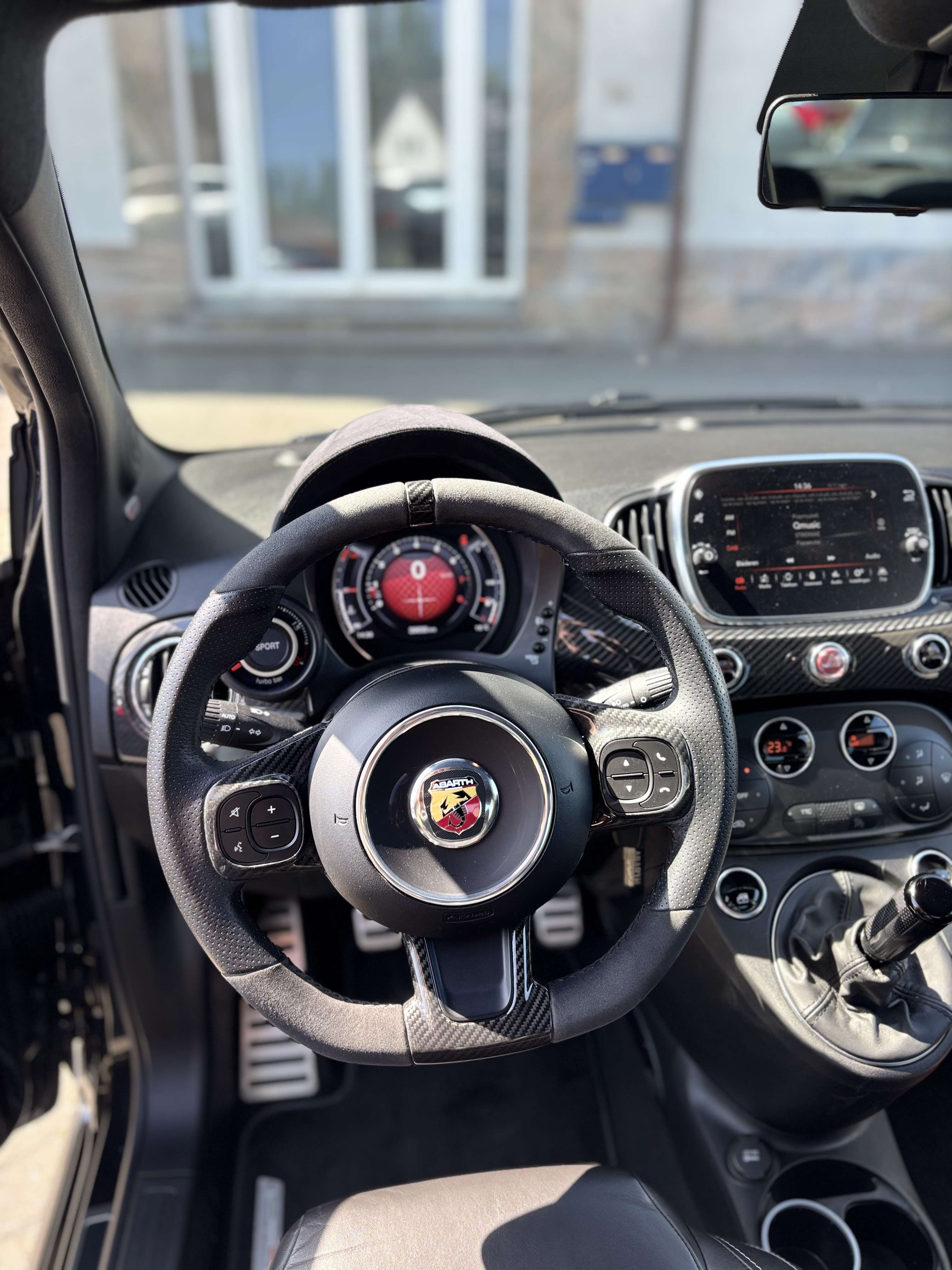 Fiat 500 Abarth 595 Competzione Carbon pack Monza exhaust Brake Upgrade Belgian Car Lot off extra's