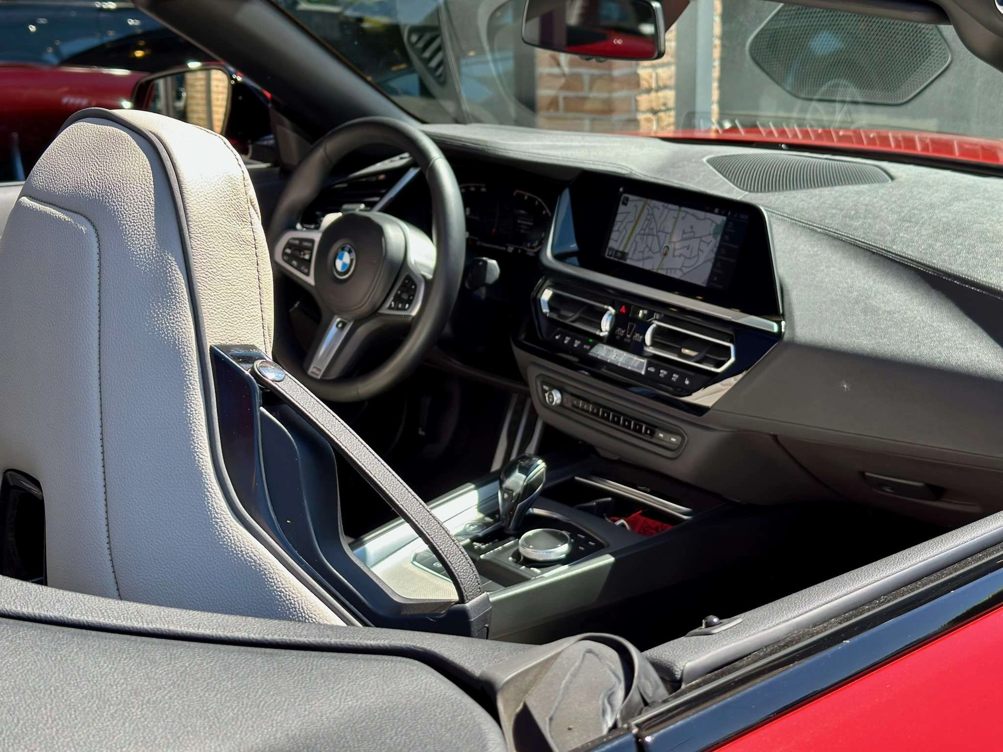 BMW Z4 2.0iAS sDrive30i I M Sport I Cuir I CarPlay I 1er main I HK I Cam
