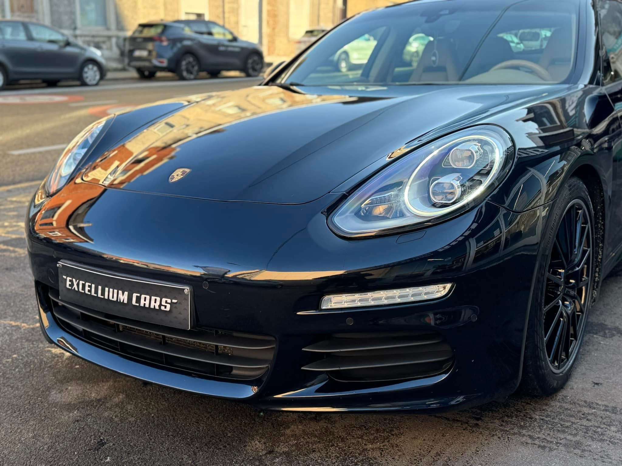 Porsche Panamera S e-Hybrid 3.0i Tiptronic Feux Led Toit Ouvrant Jante Cuir Carnet Garantie