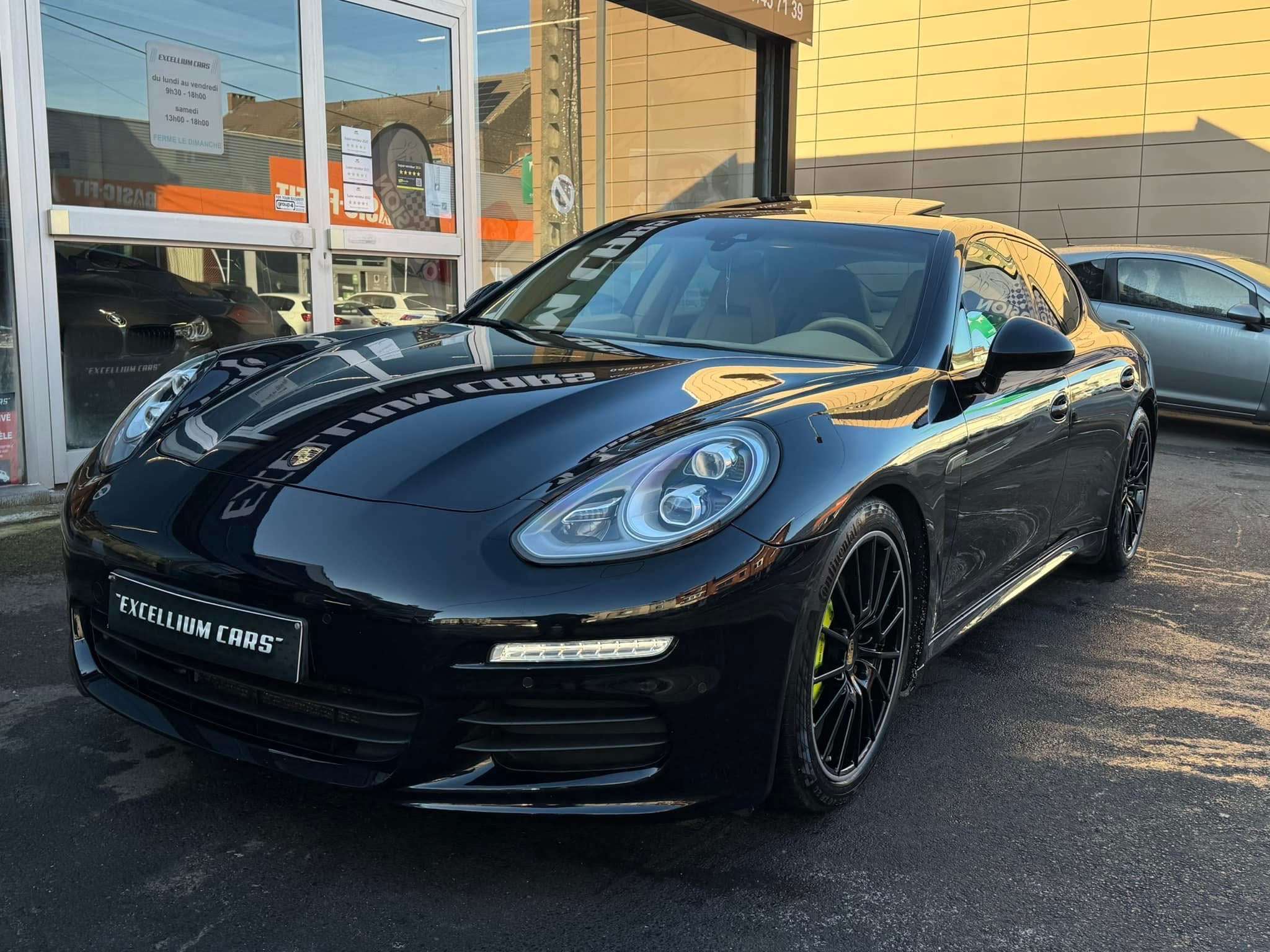 Porsche Panamera S e-Hybrid 3.0i Tiptronic Feux Led Toit Ouvrant Jante Cuir Carnet Garantie