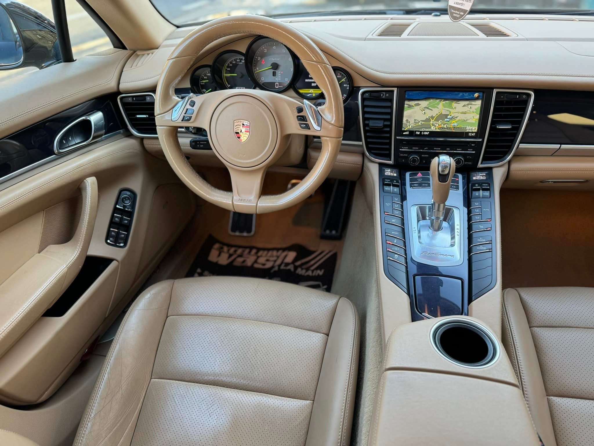 Porsche Panamera S e-Hybrid 3.0i Tiptronic Feux Led Toit Ouvrant Jante Cuir Carnet Garantie
