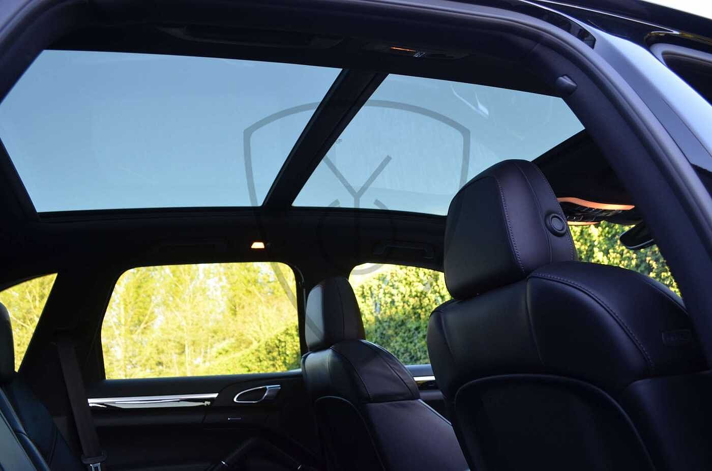 Porsche Cayenne 3,0 Diesel Platinum Edition * PANO * BOSE * 18 WAY SPORTSEATS * AIR SUSPENSION