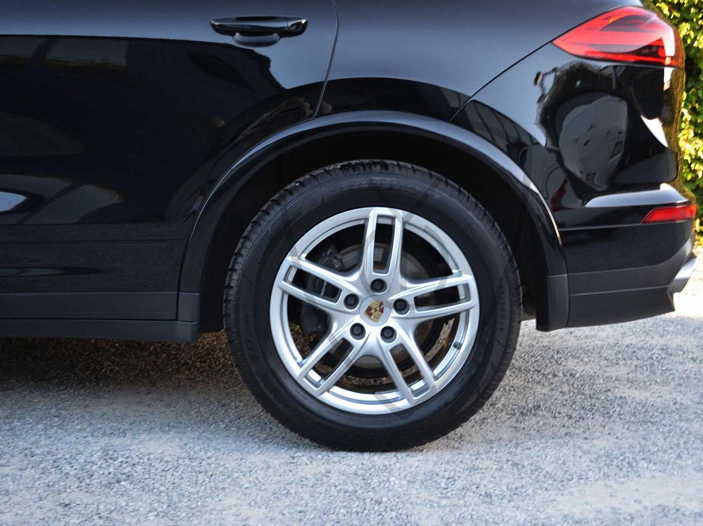 Porsche Cayenne 3,0 Diesel Platinum Edition * PANO * BOSE * 18 WAY SPORTSEATS * AIR SUSPENSION